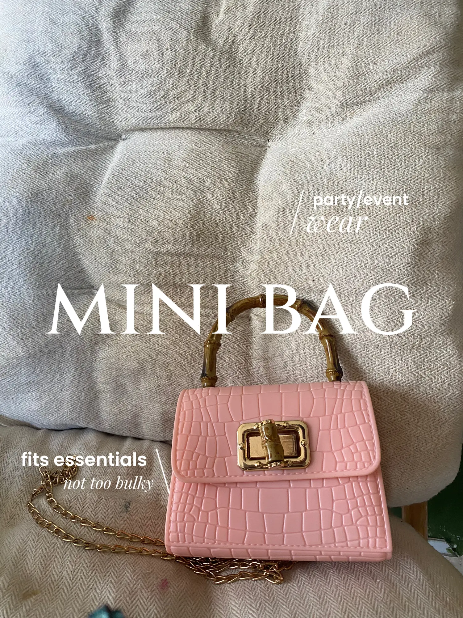 Feeling cute with my handbag.💕 On feature: Cyrine handbag See