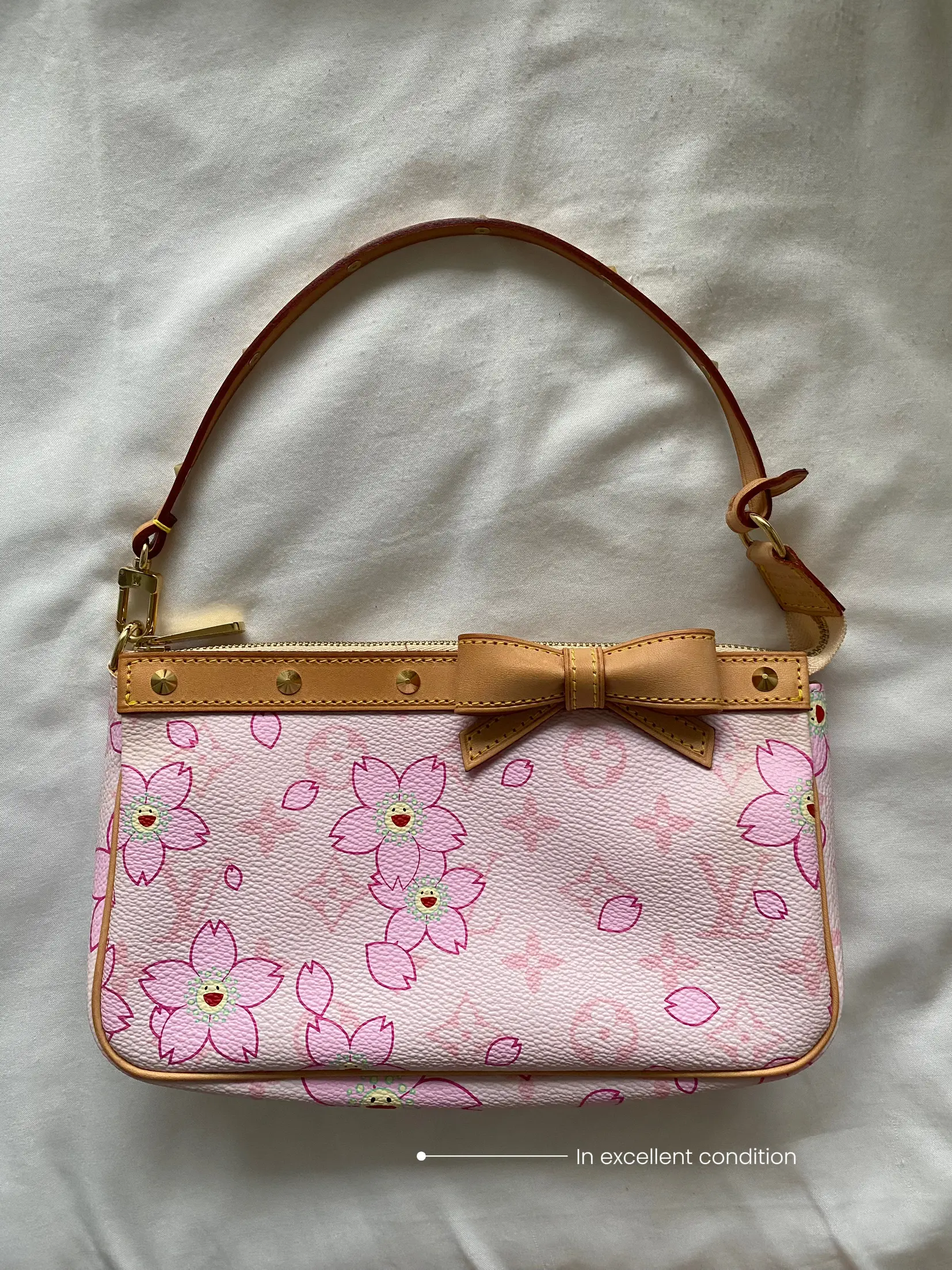 Louis Vuitton pink purse Regina George