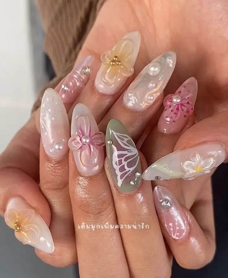 Flower Nails ideas 2024 💅🏻 แกลเลอรีที่โพสต์โดย Lyedeen 🌸 Lemon8
