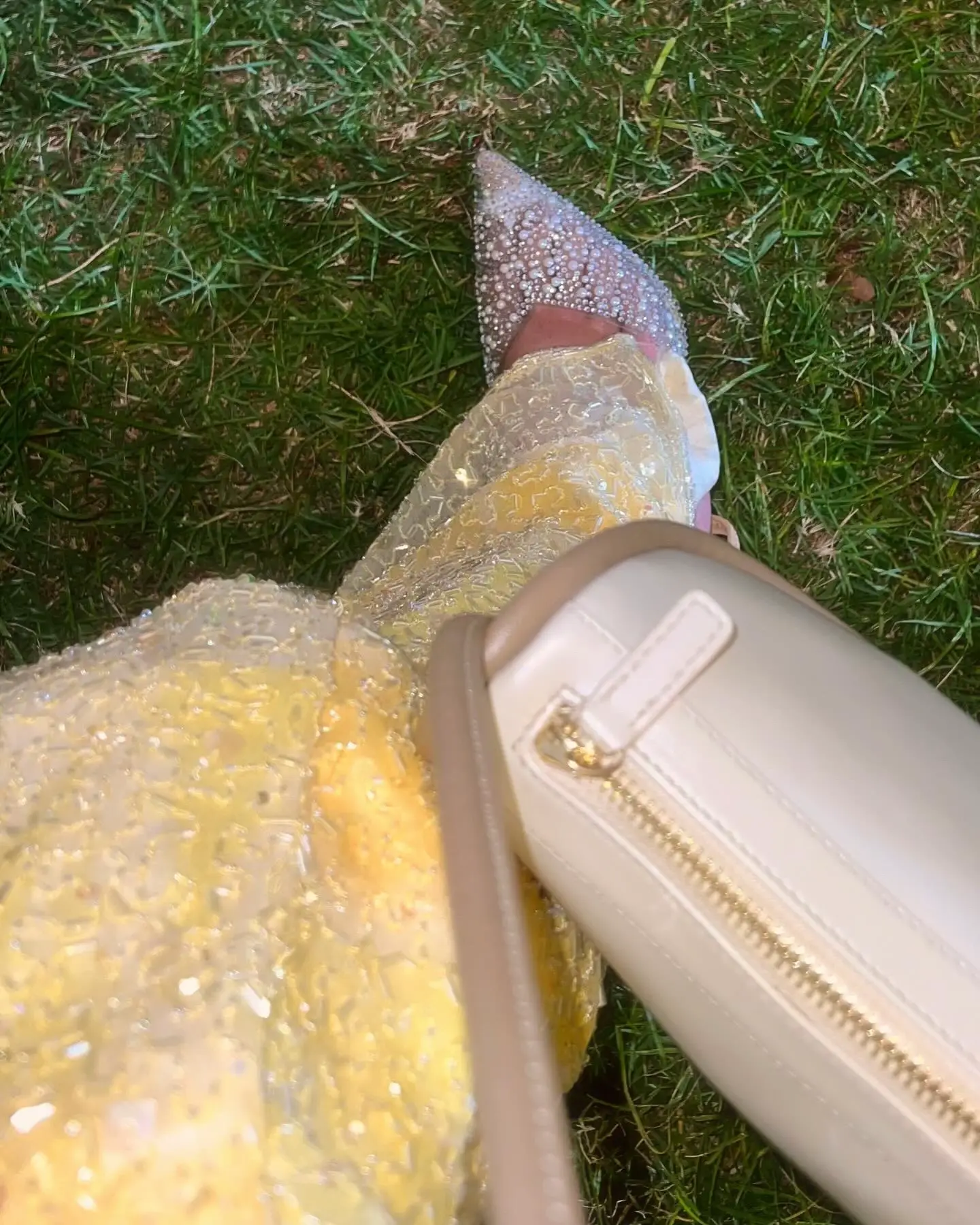 Glitter For Dinner Moment🌝⭐️ แกลเลอรีที่โพสต์โดย trongmalila Lemon8