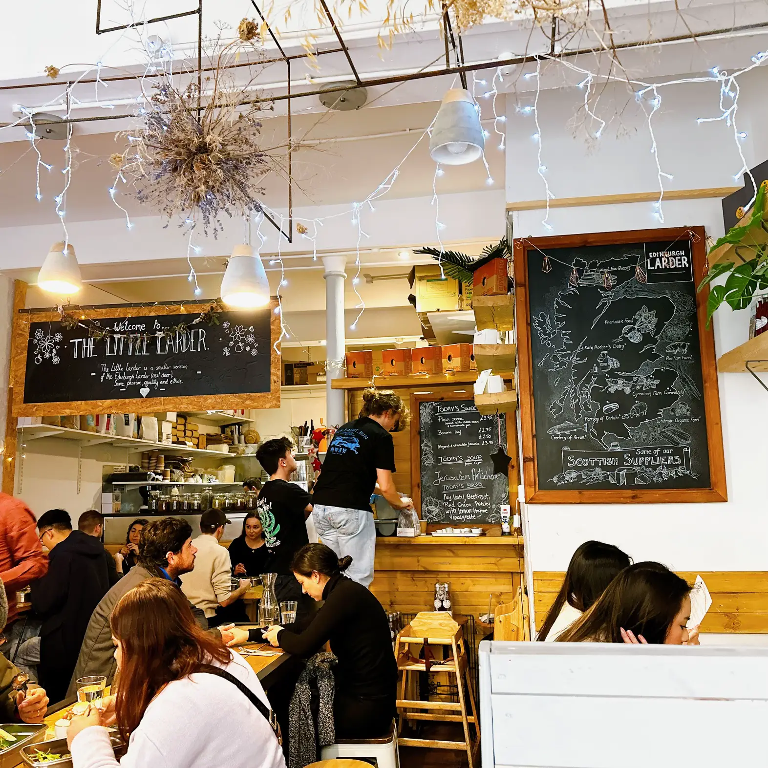 ร้าน Brunch เจ้าดังที่อร่อยมาก 𝐓𝐡𝐞 𝐄𝐝𝐢𝐧𝐛𝐮𝐫𝐠𝐡 𝐋𝐚𝐫𝐝𝐞𝐫 แกลเลอรีที่โพสต์