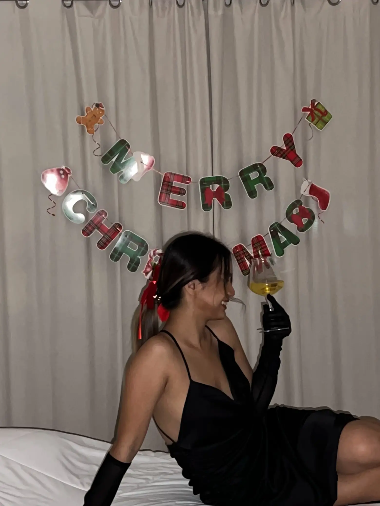 Christmas Day Photo Ideas OOTD SEXY CHRISTMAS GIRL | Gallery posted by  Gatair | Lemon8