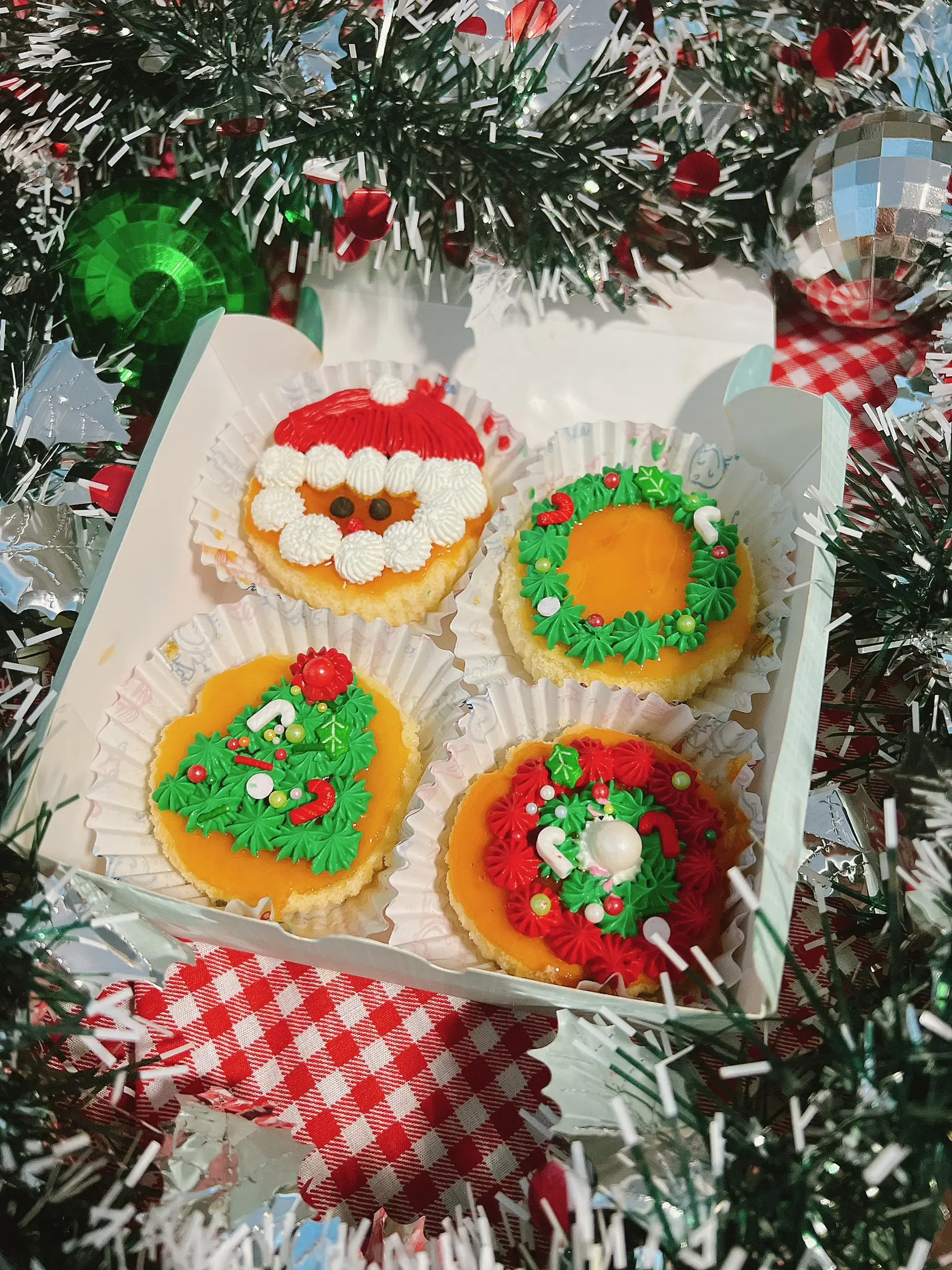 クリスマスをテーマにしたアンティークケーキ💞🎅🏻 | Bake By Bearが投稿したフォトブック | Lemon8