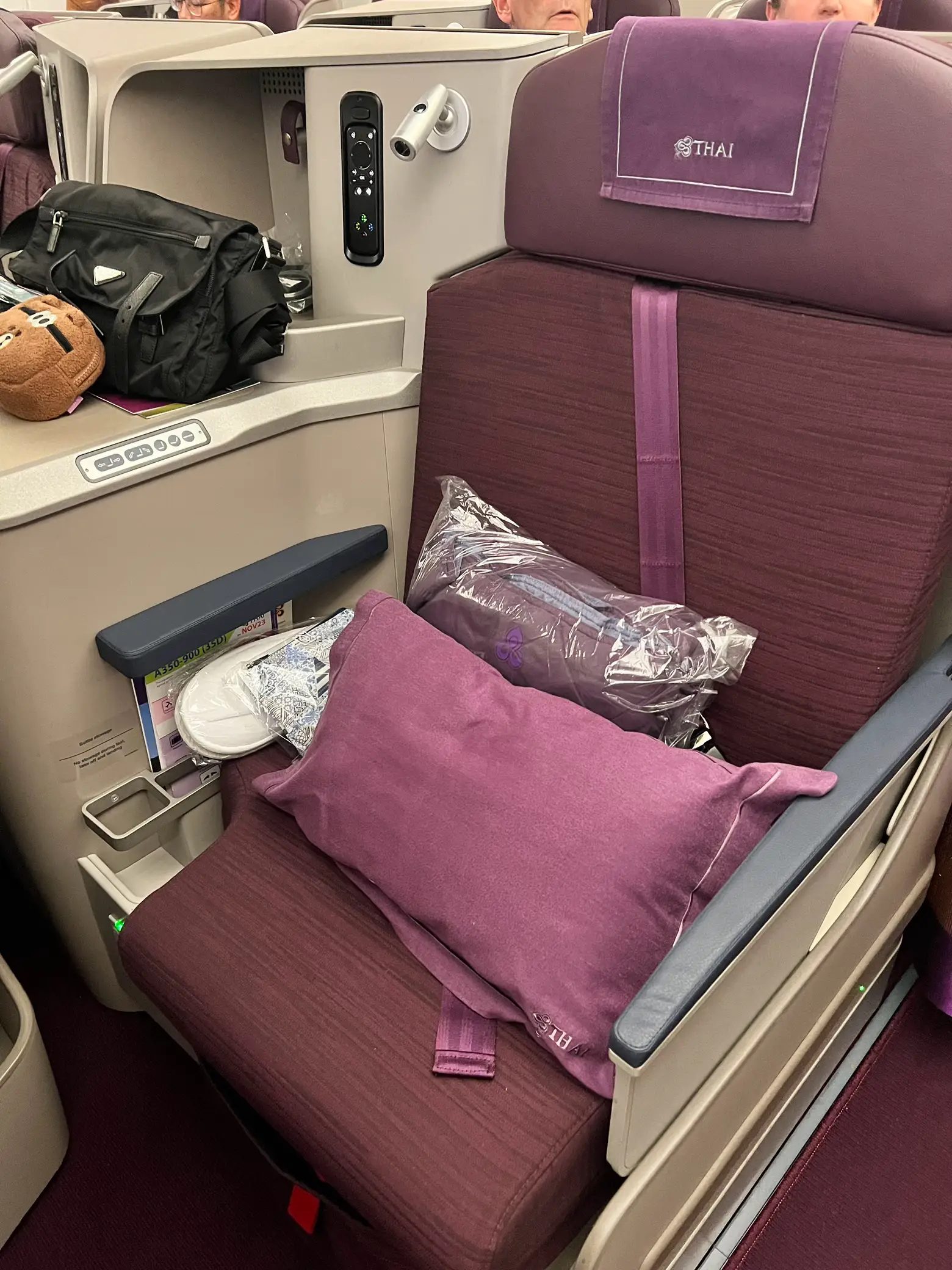 รีวิว Business class สายการบิน Thai Airways | แกลเลอรีที่โพสต์โดย ...