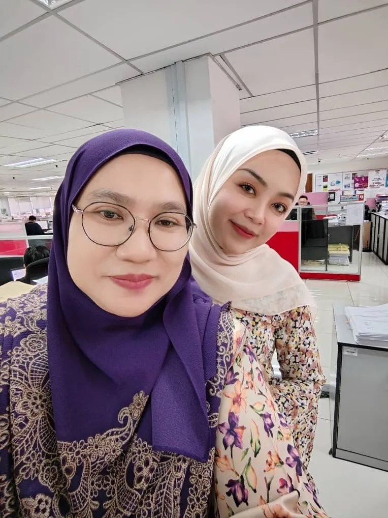 Officemate 💃 Galeri disiarkan oleh Zue Mat Amin Lemon8