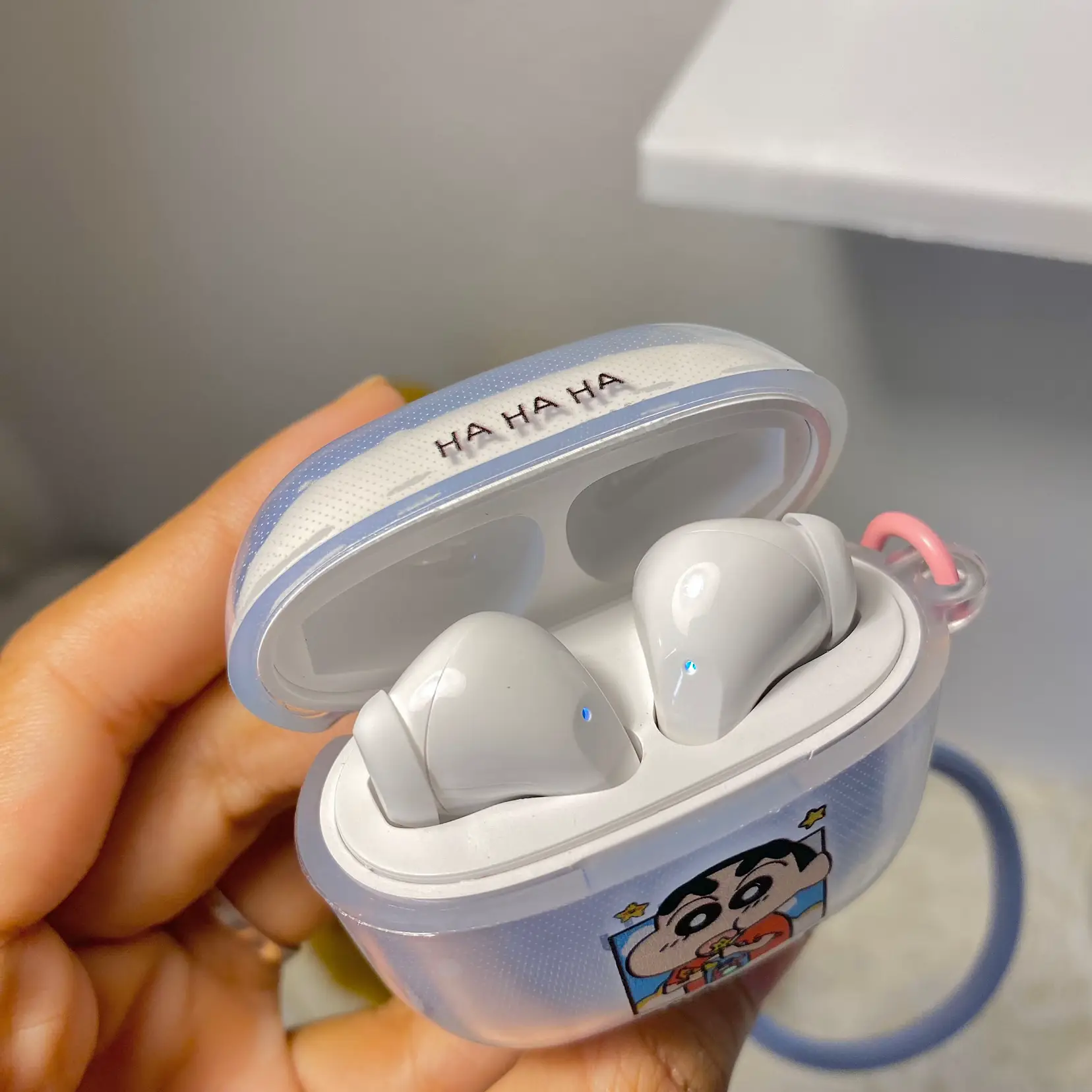 ワイヤレス🎧ブルートゥースヘッドホンは、頑丈なバッテリーです。期待以上の品質♫☁️ | Chaotom👧🏼が投稿したフォトブック | Lemon8