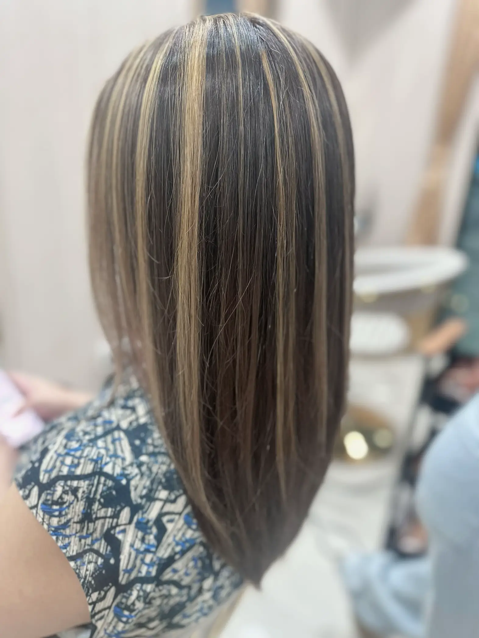 Hair color 2024 for straightened hair