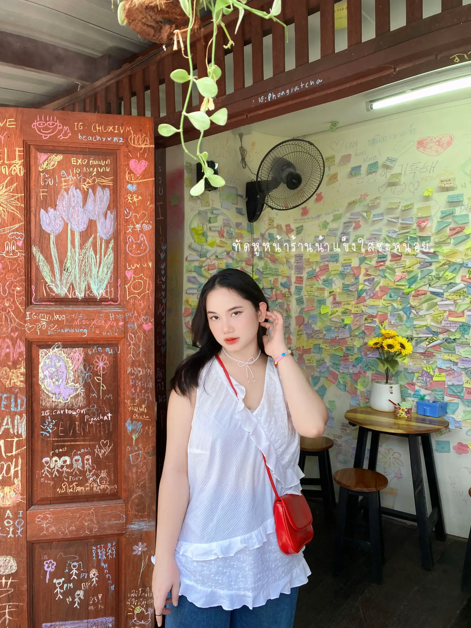 Artist's House, Bang Luang 🎨 Canal, Bang Photo Corner. People with