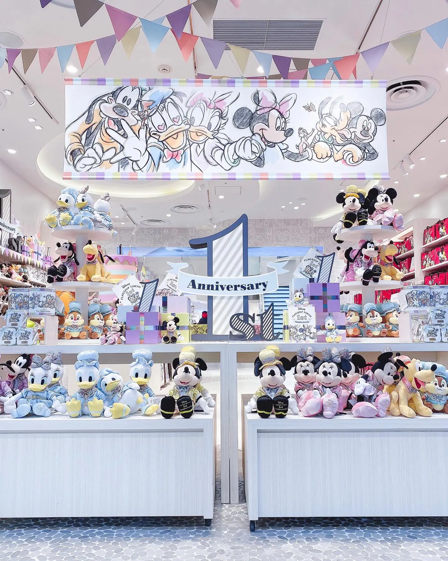 Disney FLAGSHIP TOKYO｜Store Info｜Disney Store｜Official Disney