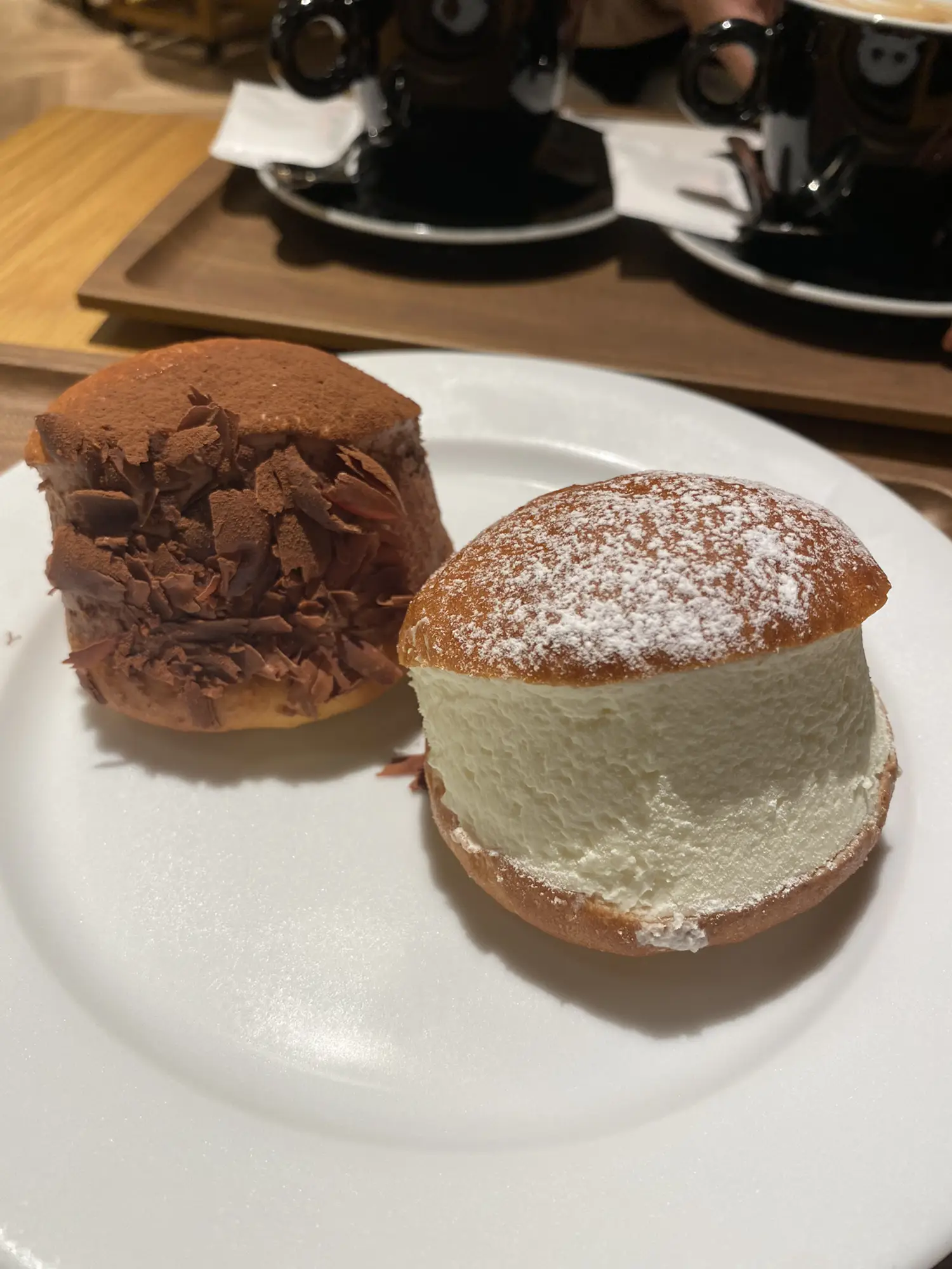 GINZA SIXの新しいお店にて初めてのマリトッツオオオ EATALY | 駆が投稿したフォトブック | Lemon8