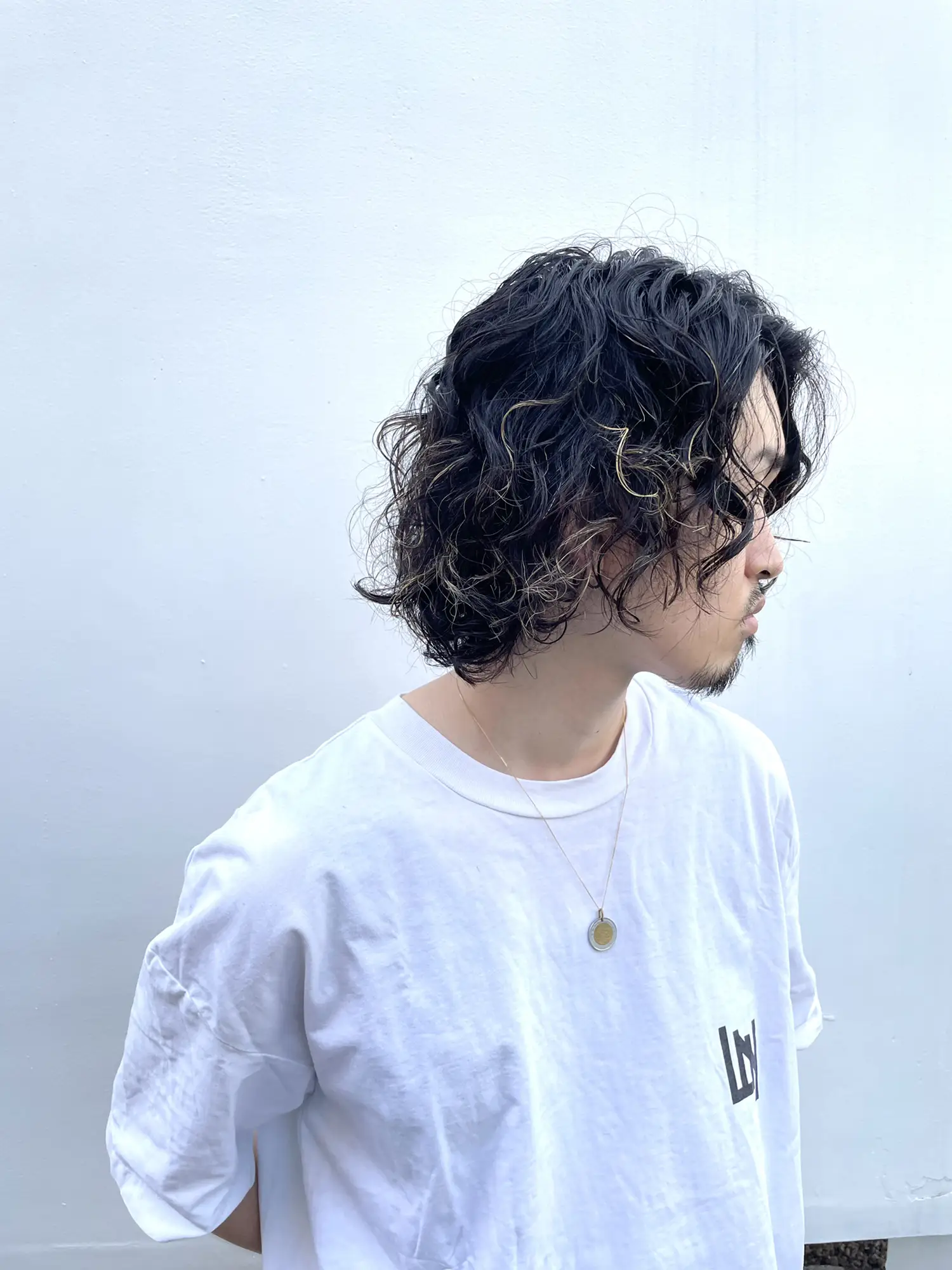 Boys with long hair 】 Perm style | Gallery posted by よぴさん | Lemon8