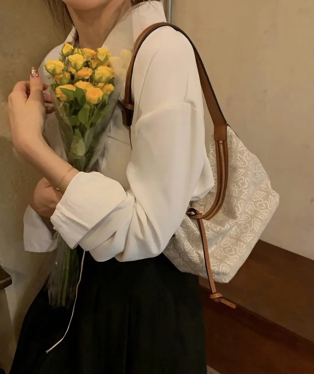 LOEWE お花チャーム イエロー✖️ブルー Loeweが来た！Anagram Cubi