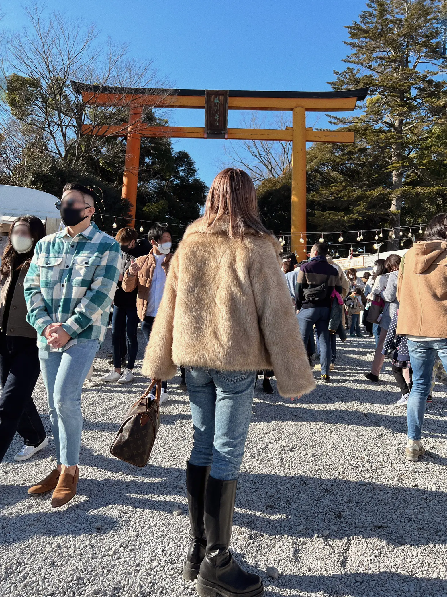 初詣 に 着 セール て いく 服