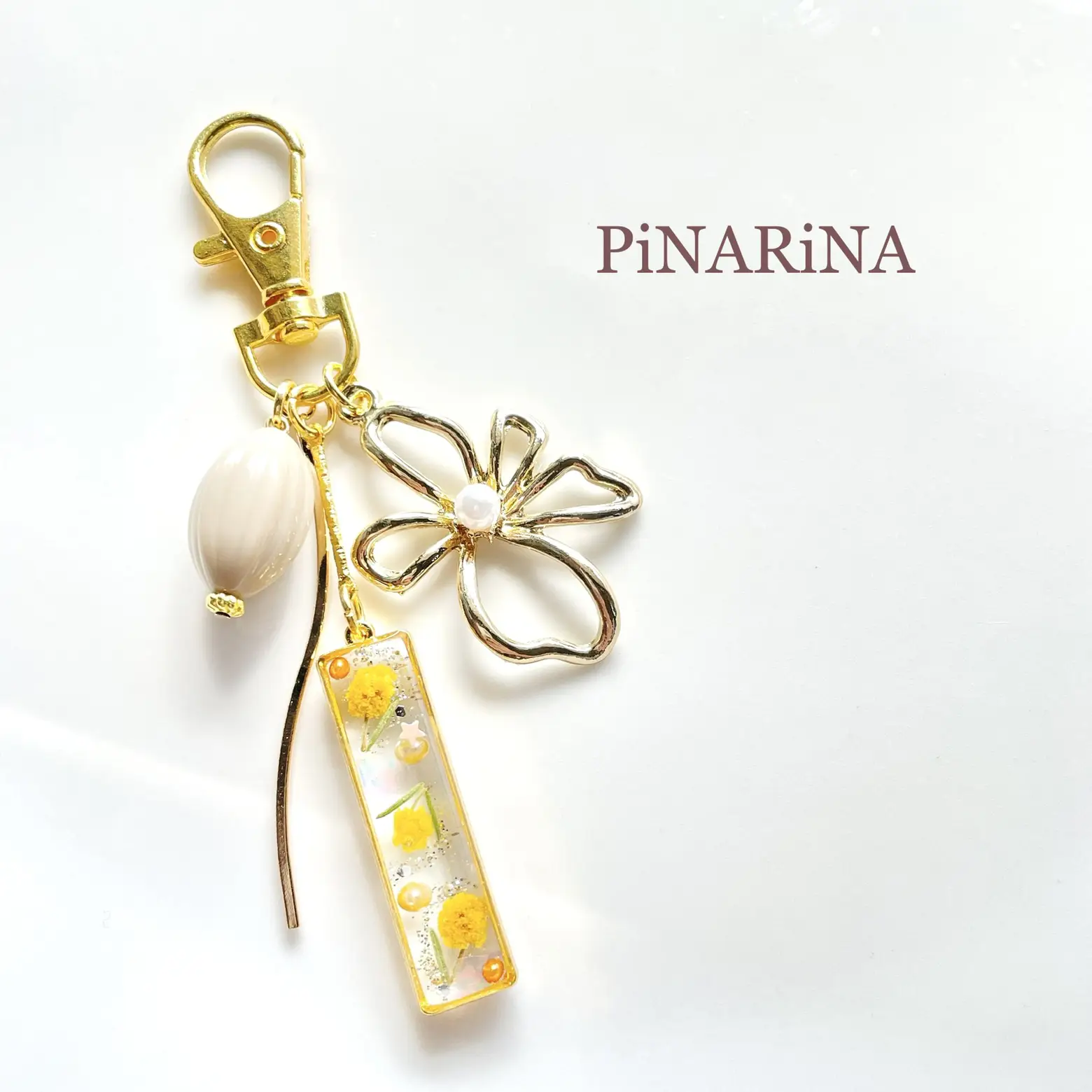 ミモザチャーム完成♡ | PiNARiNA_ハンドメイドが投稿したフォトブック | Lemon8