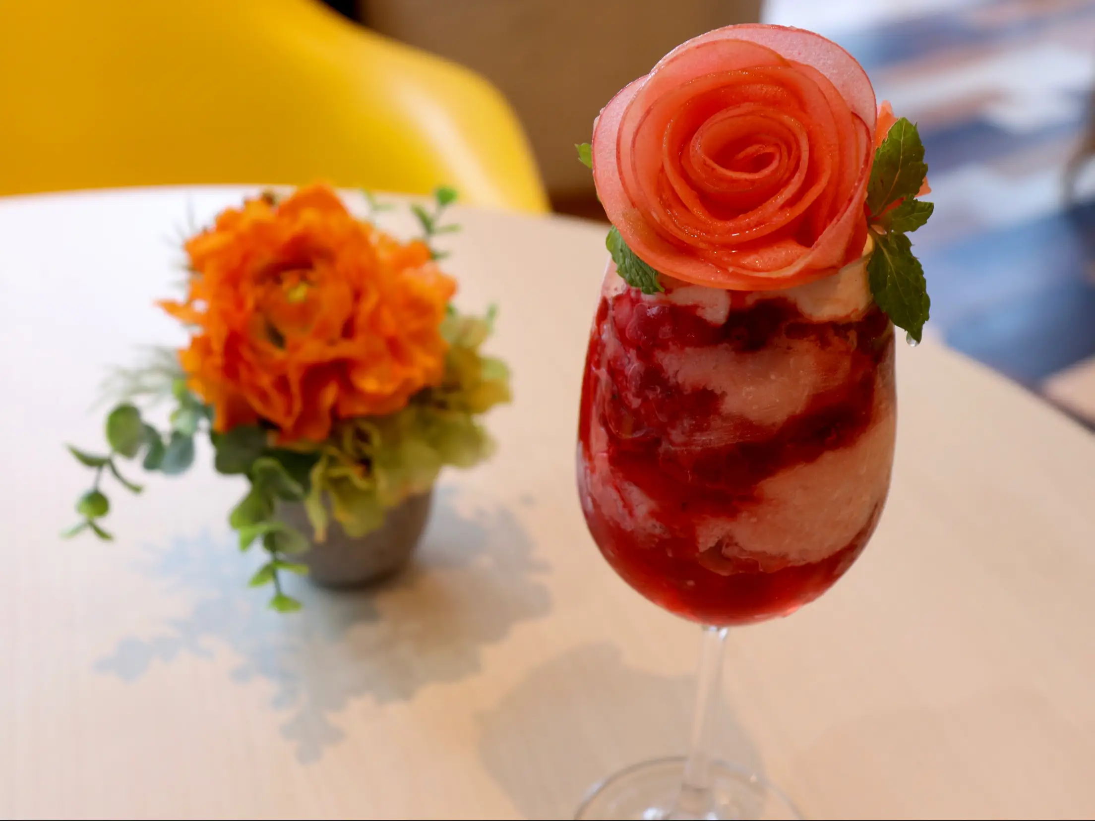パンフラワー 薔薇 蕾 小花 葉 花瓶