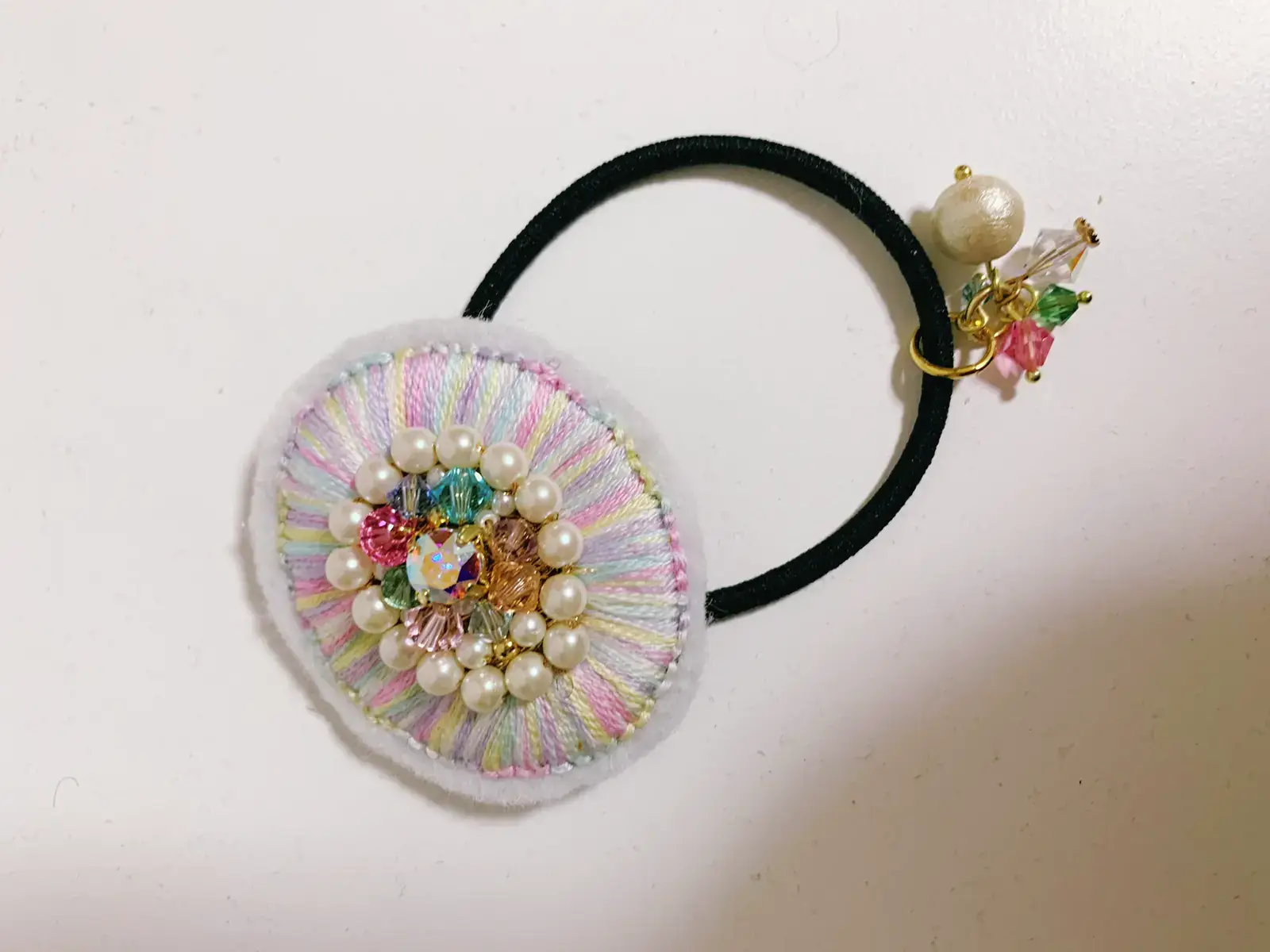 お花の刺繍ヘアゴム 刺繍ブローチ 大集合 | Risa_broderieが投稿したフォトブック | Lemon8