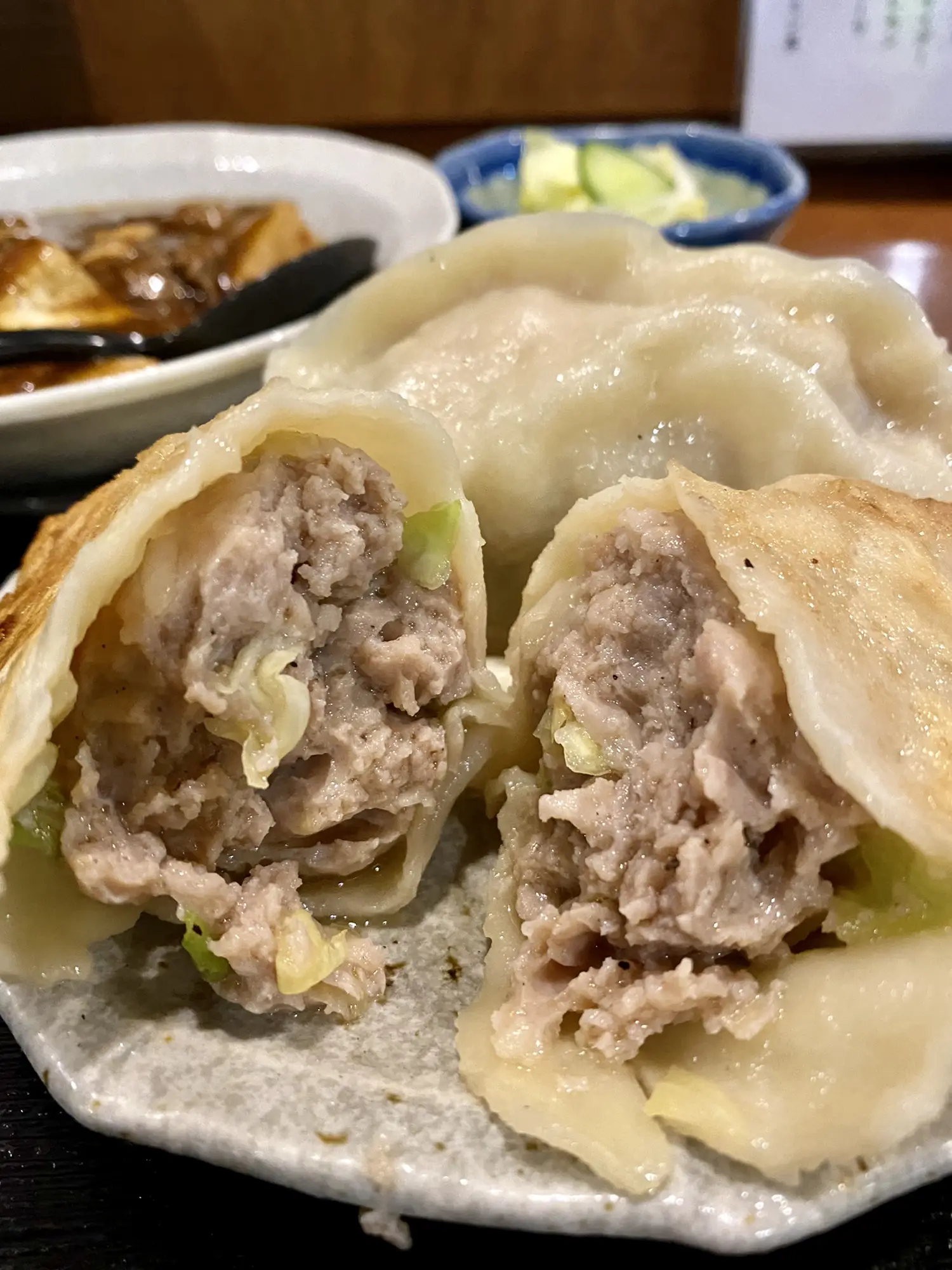 1個100gのジャンボ餃子食べた？🥟🥟🥟 | おにやんグルメが投稿したフォトブック | Lemon8