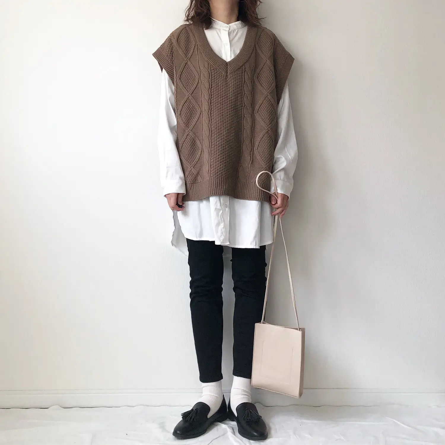 Vネックベストコーデ | ko.wearが投稿したフォトブック | Lemon8