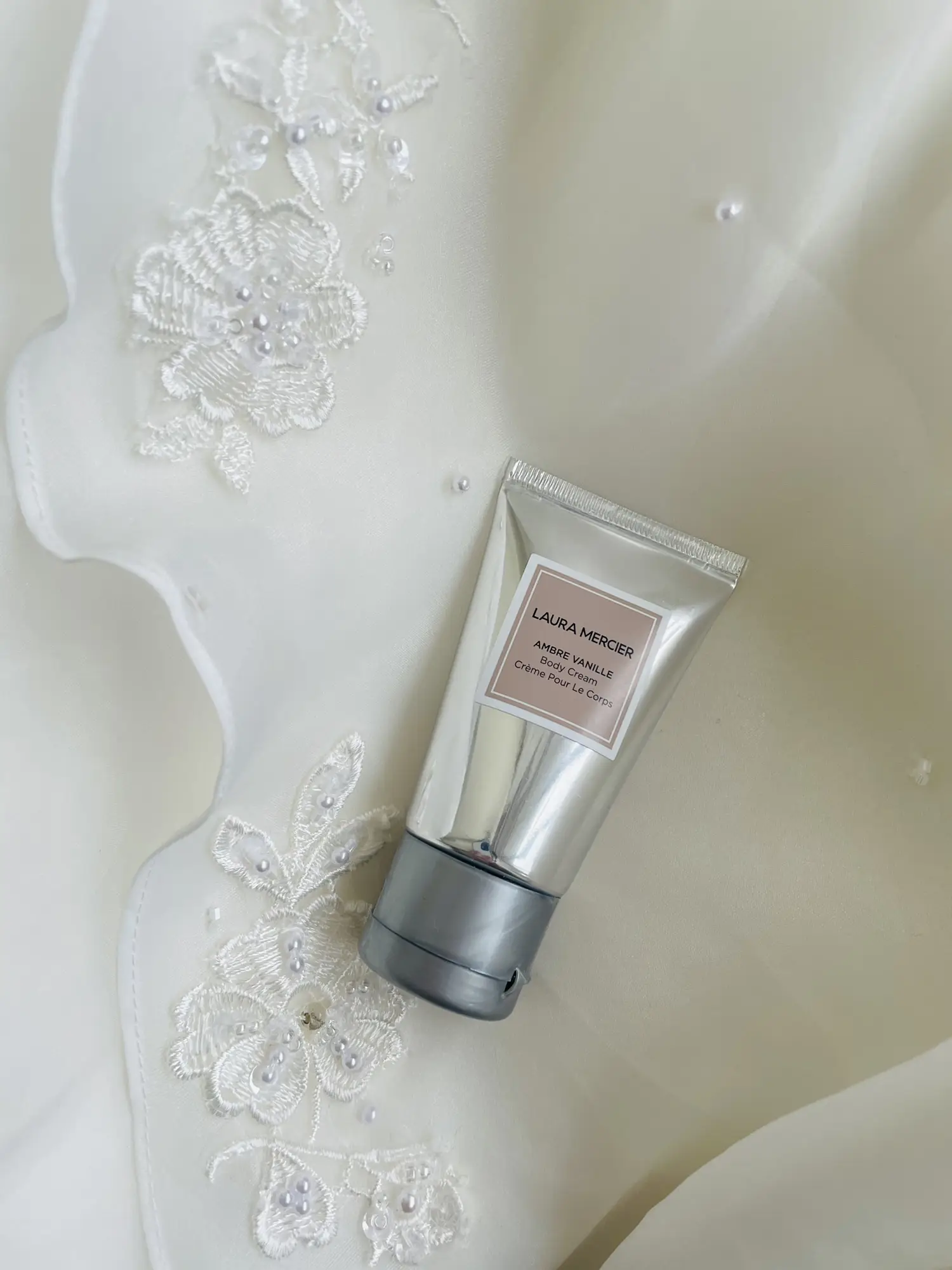 LAURA MERCIER ホイップドボディクリーム アンバーバニラ 200