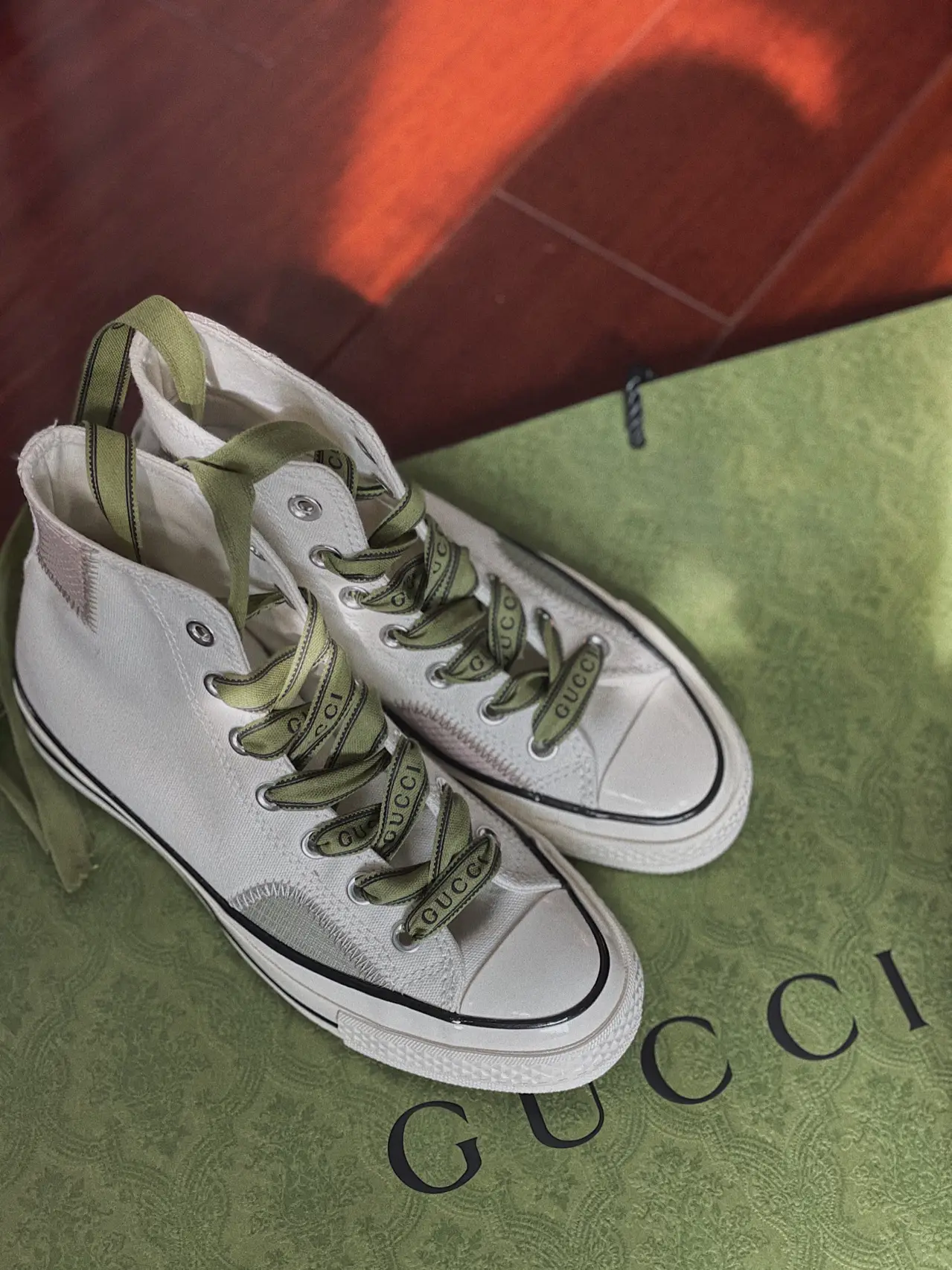 メルカリから800円で購入したGucciのリボンを靴紐へ... | limico
