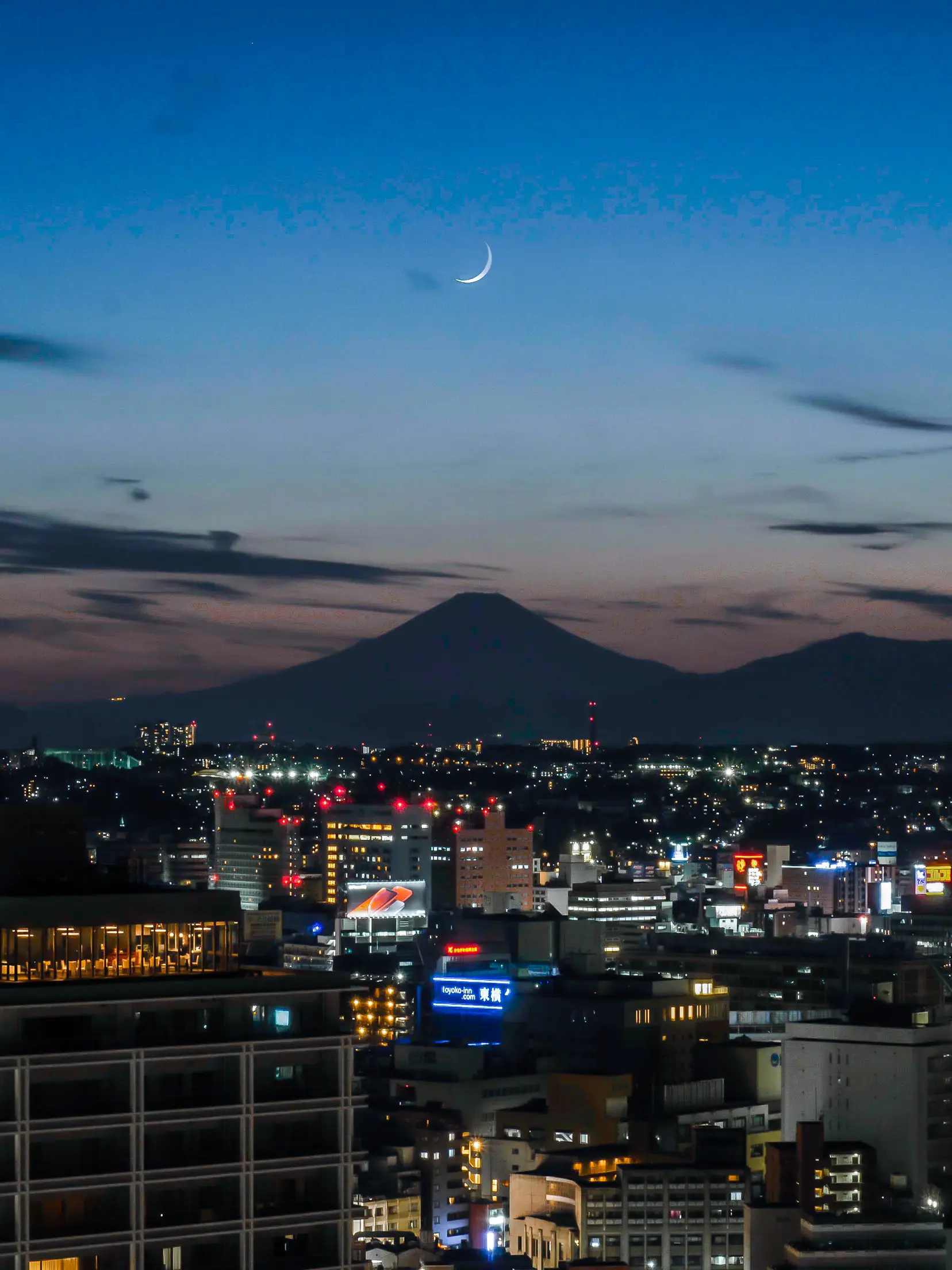 横浜】展望台から見る横浜の絶景夜景！ | ebi_timesが投稿したフォトブック | Lemon8