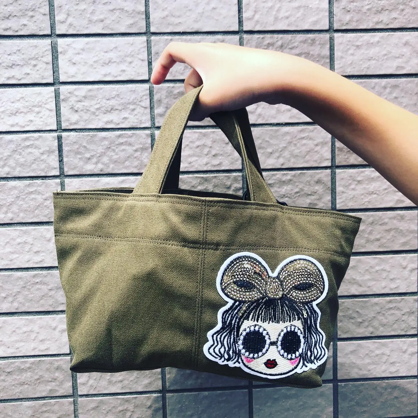 ミナペルホネン swing 張りつい たまごバッグ ぽってり持てるバッグ