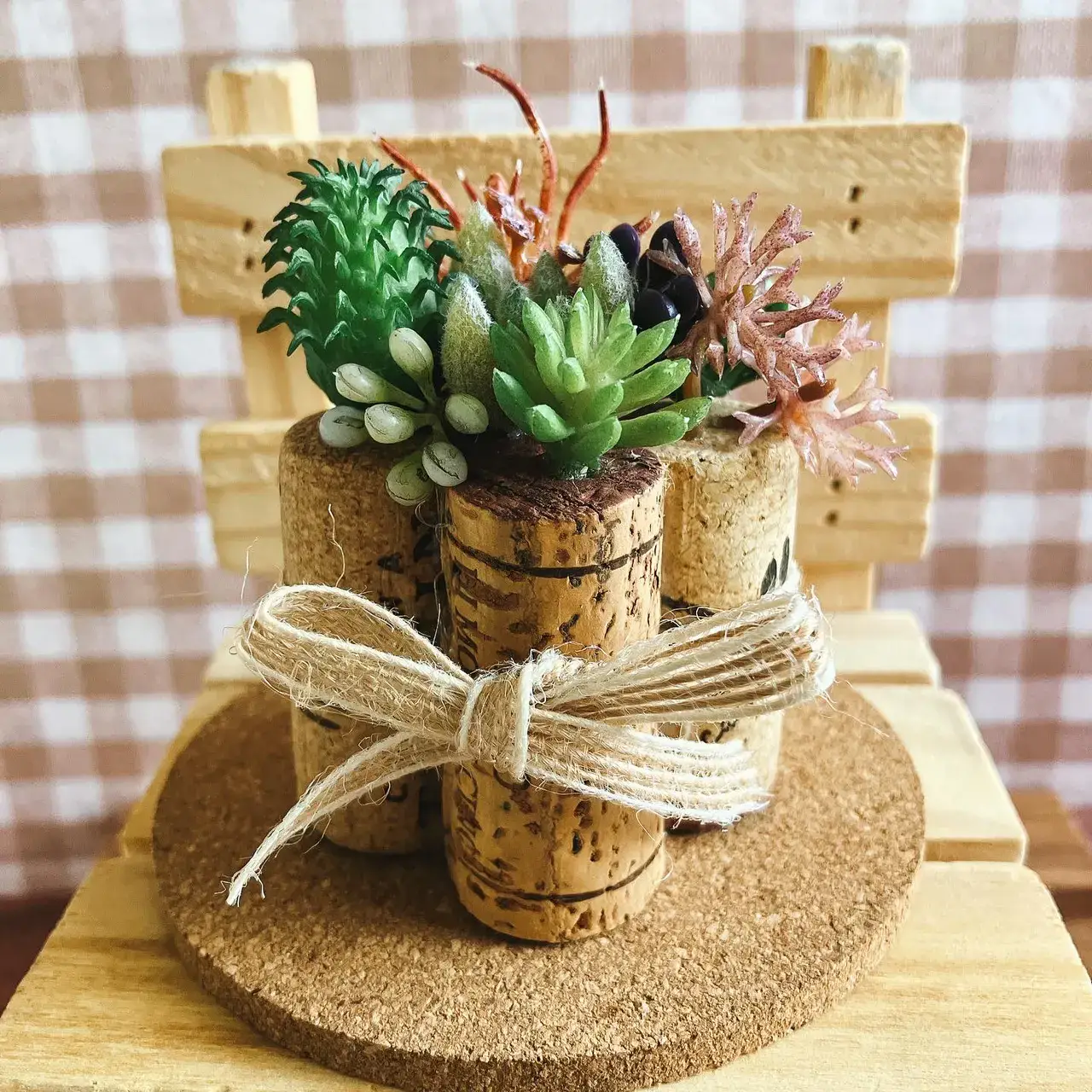 コルクの飾り多肉植物? | sacchan_ma_maが投稿したフォトブック | Lemon8