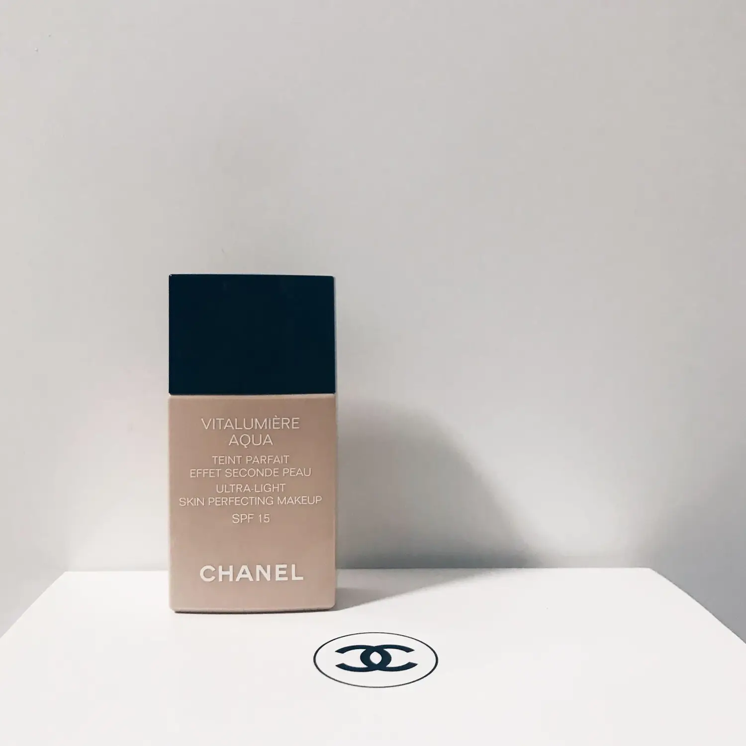 Chanel Vitalumière Aqua Review - THE STYLING DUTCHMAN.