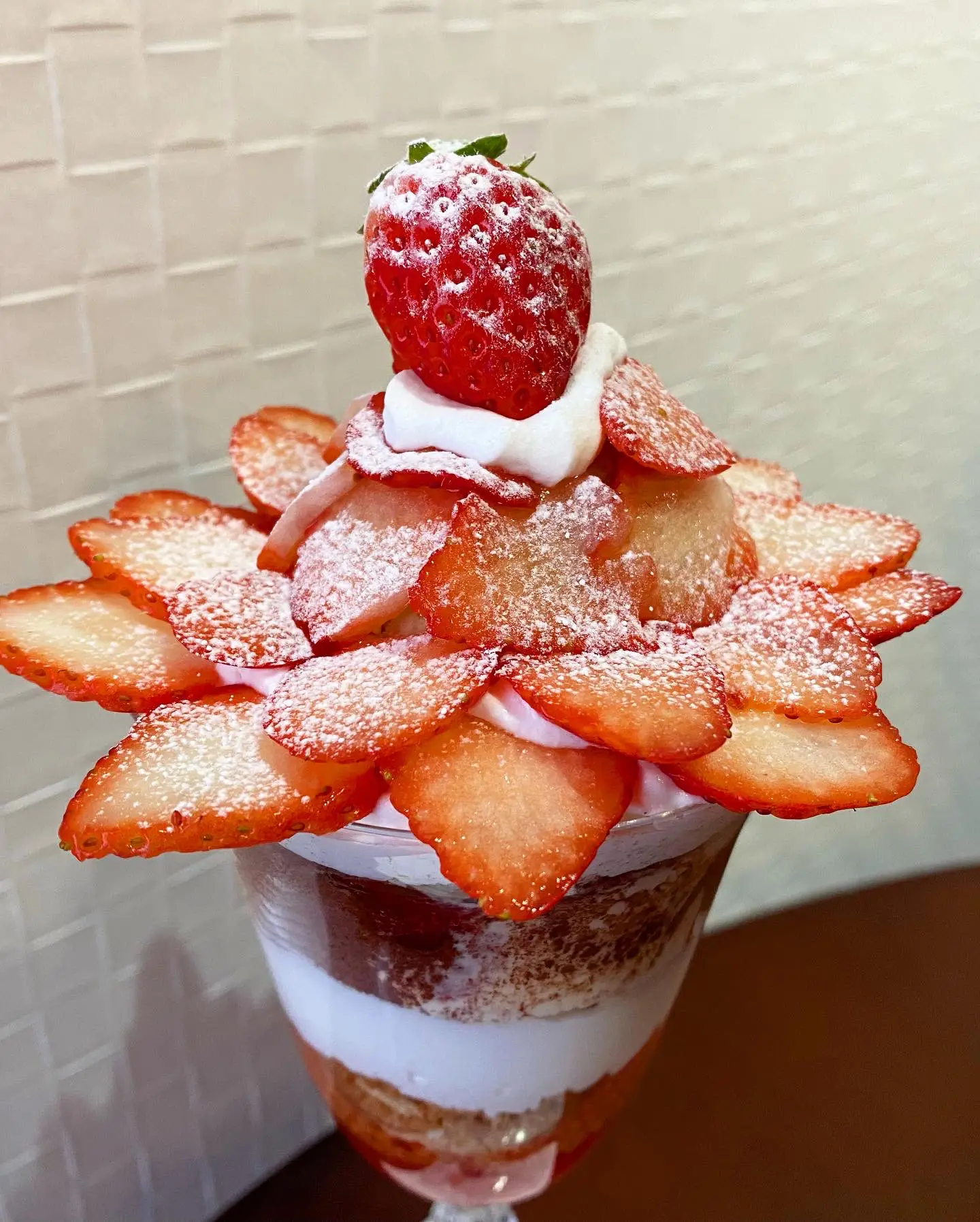 お花のような高コスパパフェ♡ | あゆ🍓福岡カフェとグルメが投稿した