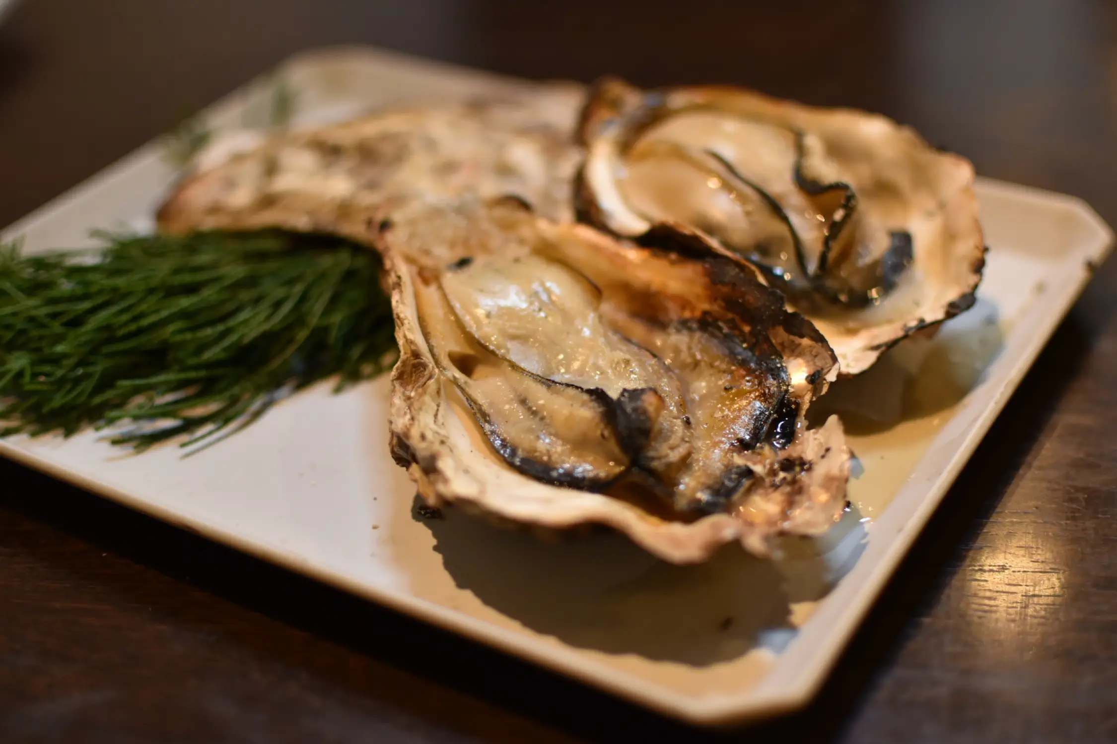 宮島といえば生牡蠣と焼き牡蠣の食べ比べ！ | マッシュグルメが投稿