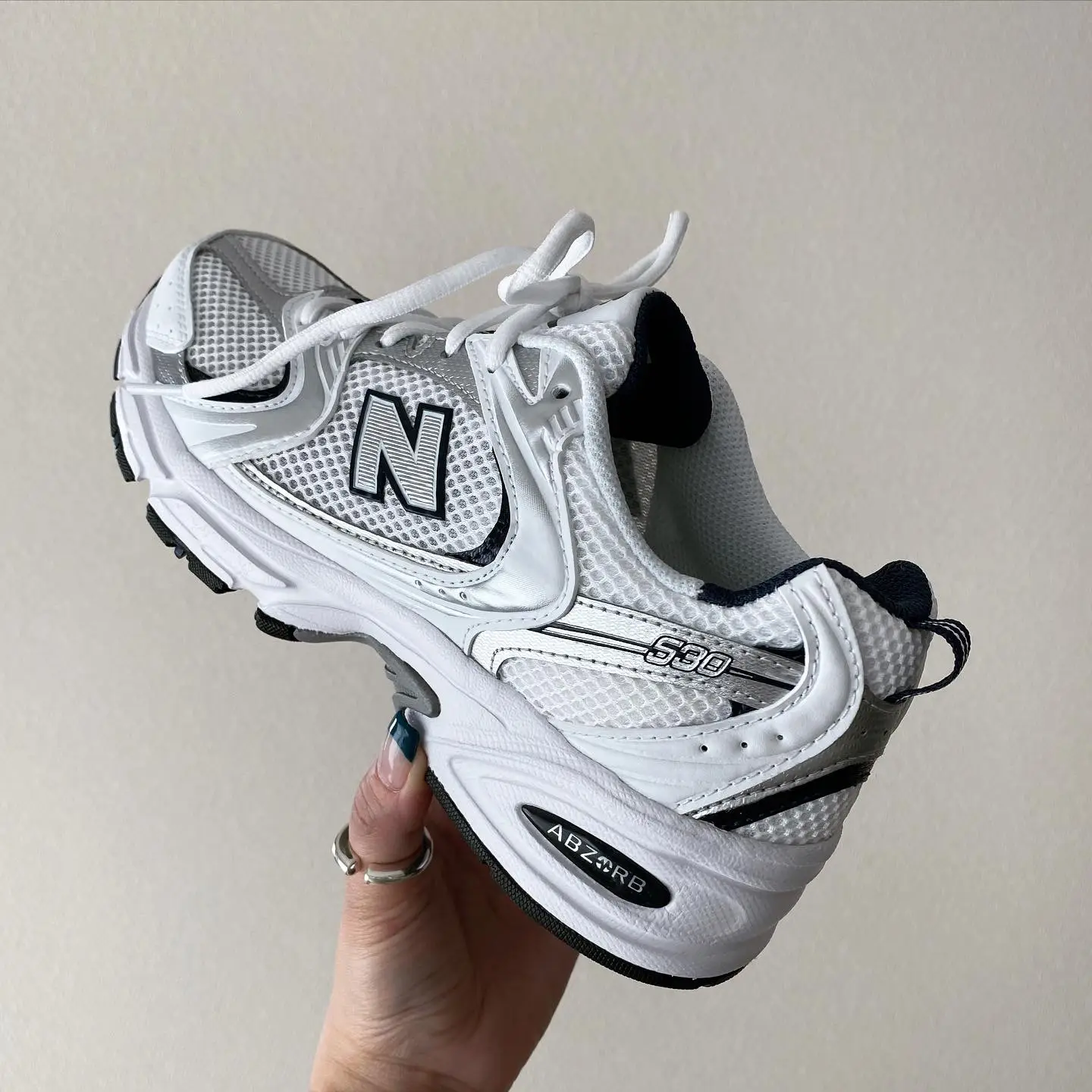 new balance 530 | SECOが投稿したフォトブック | Lemon8