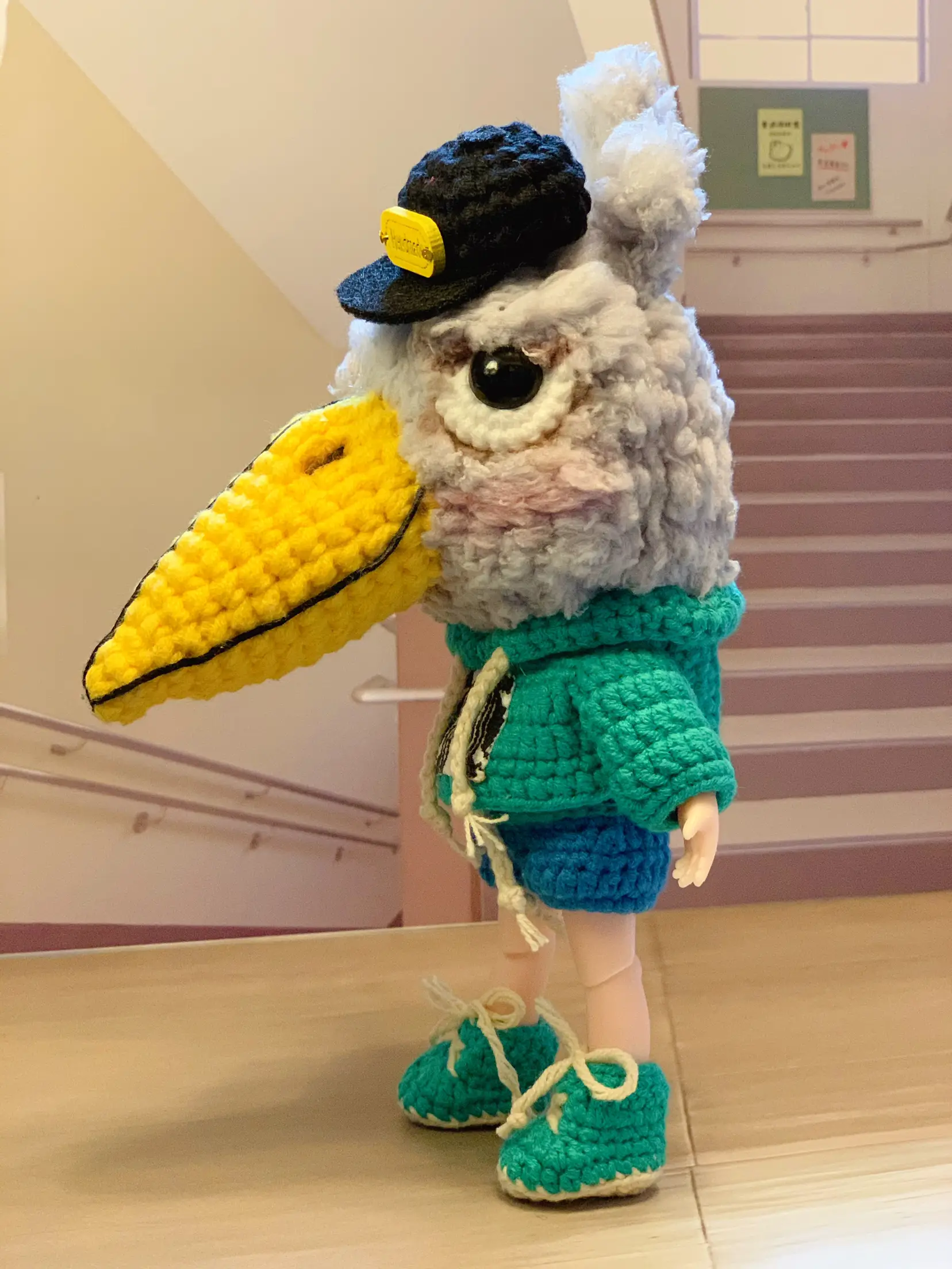 パーカーを着てるカッコイイハシビロコウくん | 小さな物創り屋さんが 