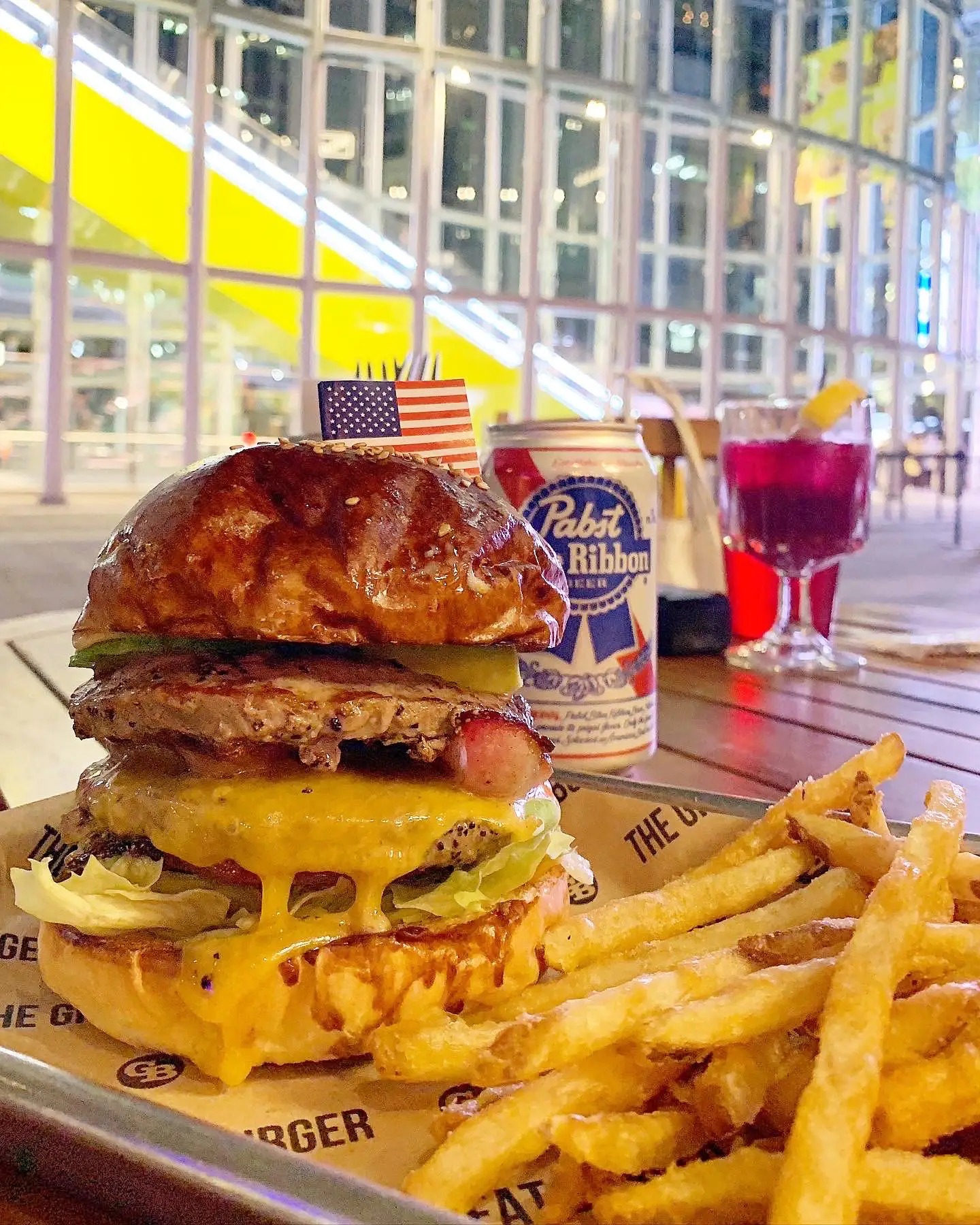 サウスカリフォルニアのハンバーガー🍔🇺🇸 | tabi_syokuninが投稿した