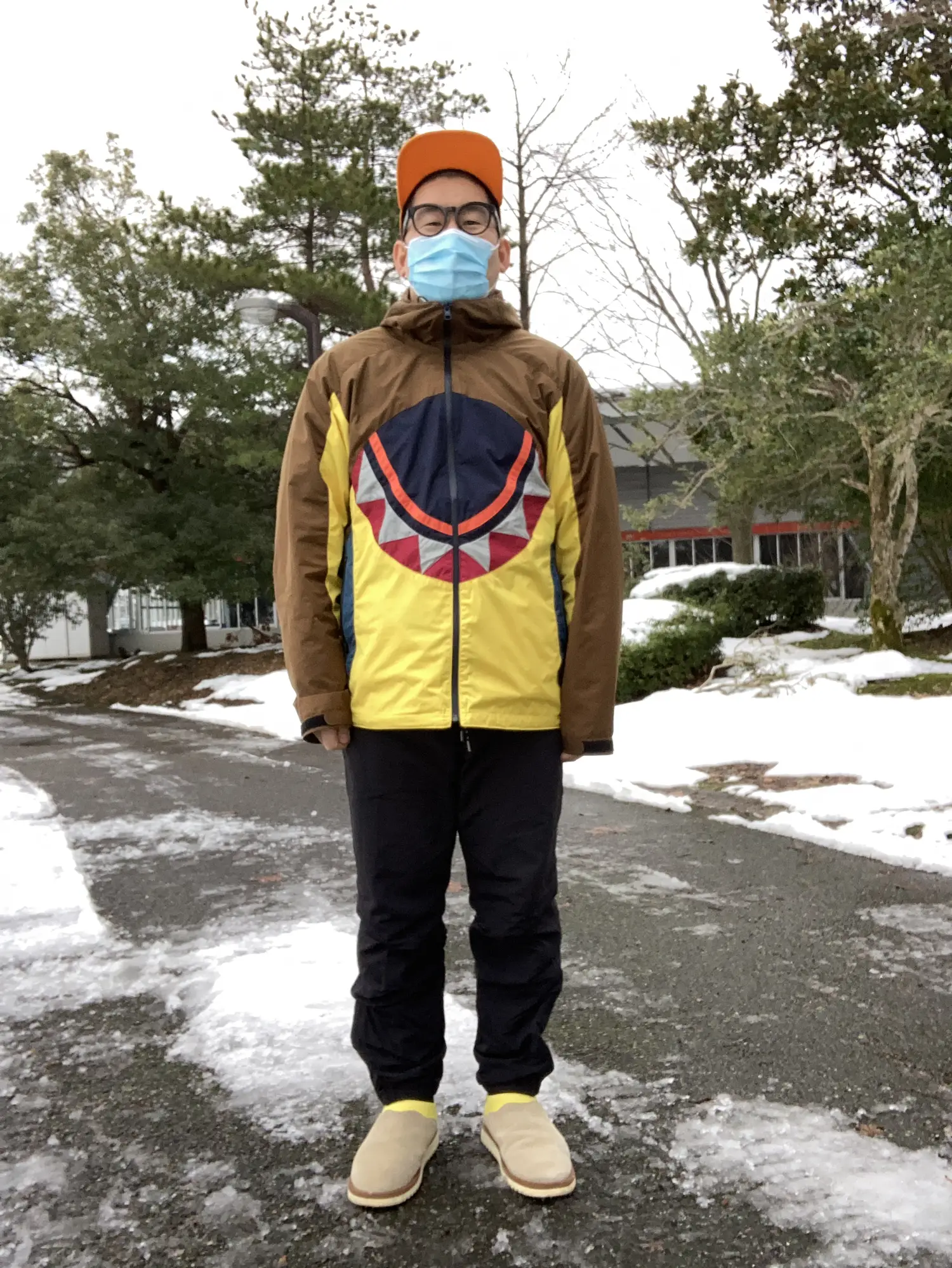 ジャギマウンテンパーカーおじさん🥸 | ノビ山本⛰️富山県住みます芸人が投稿したフォトブック | Lemon8