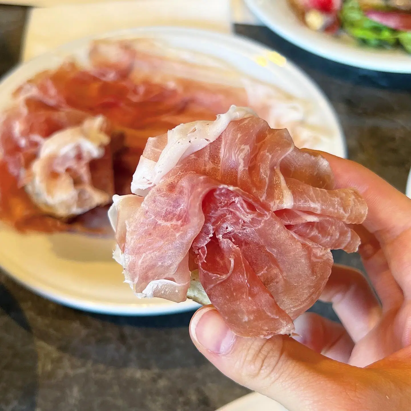 新宿 削りたて生ハムまで食べ放題‼️東京NO.1ランチビュッフェ】 | 大好物は高カロリーが投稿したフォトブック | Lemon8