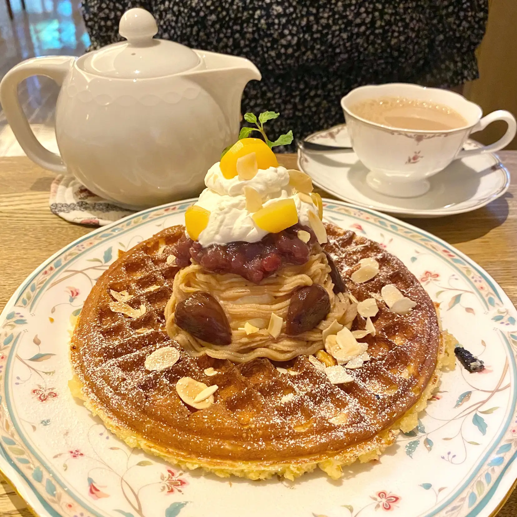 期間限定！1日10食限定栗あずきマロンワッフル🌰   | がっち夫婦の飯