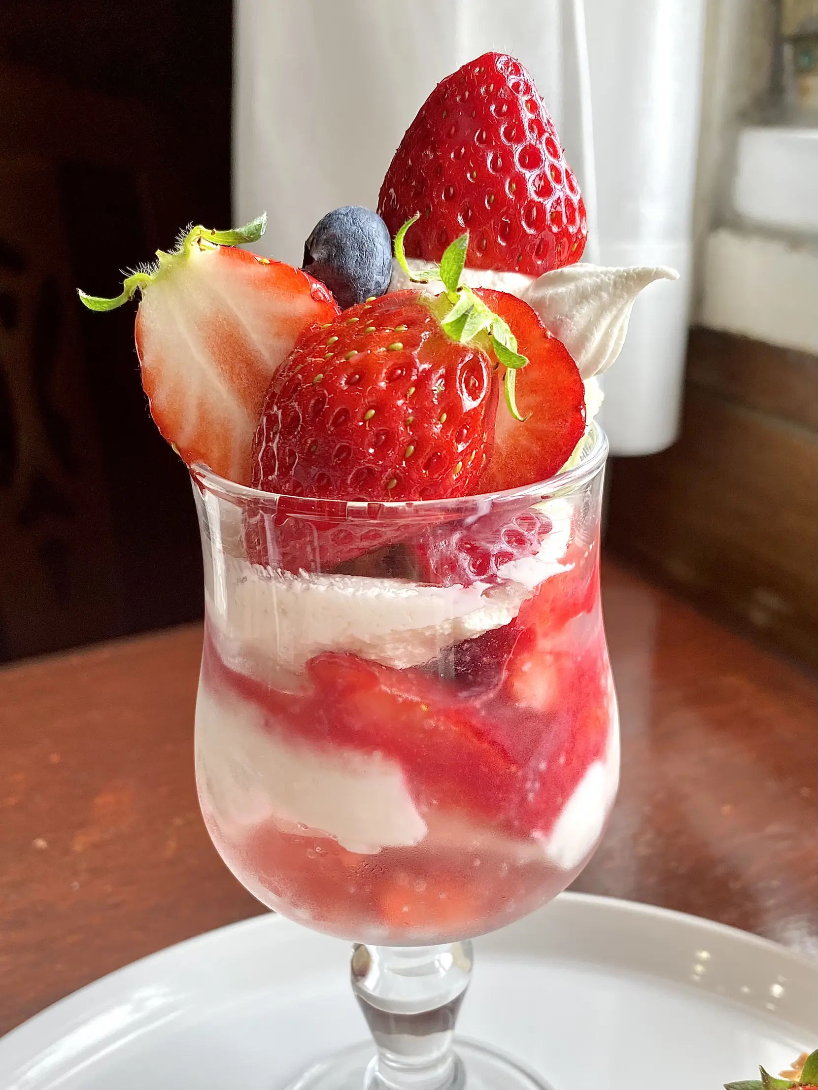 超豪華❣️いちごスイーツプレート🍓✨ | がっち夫婦の飯テロが投稿