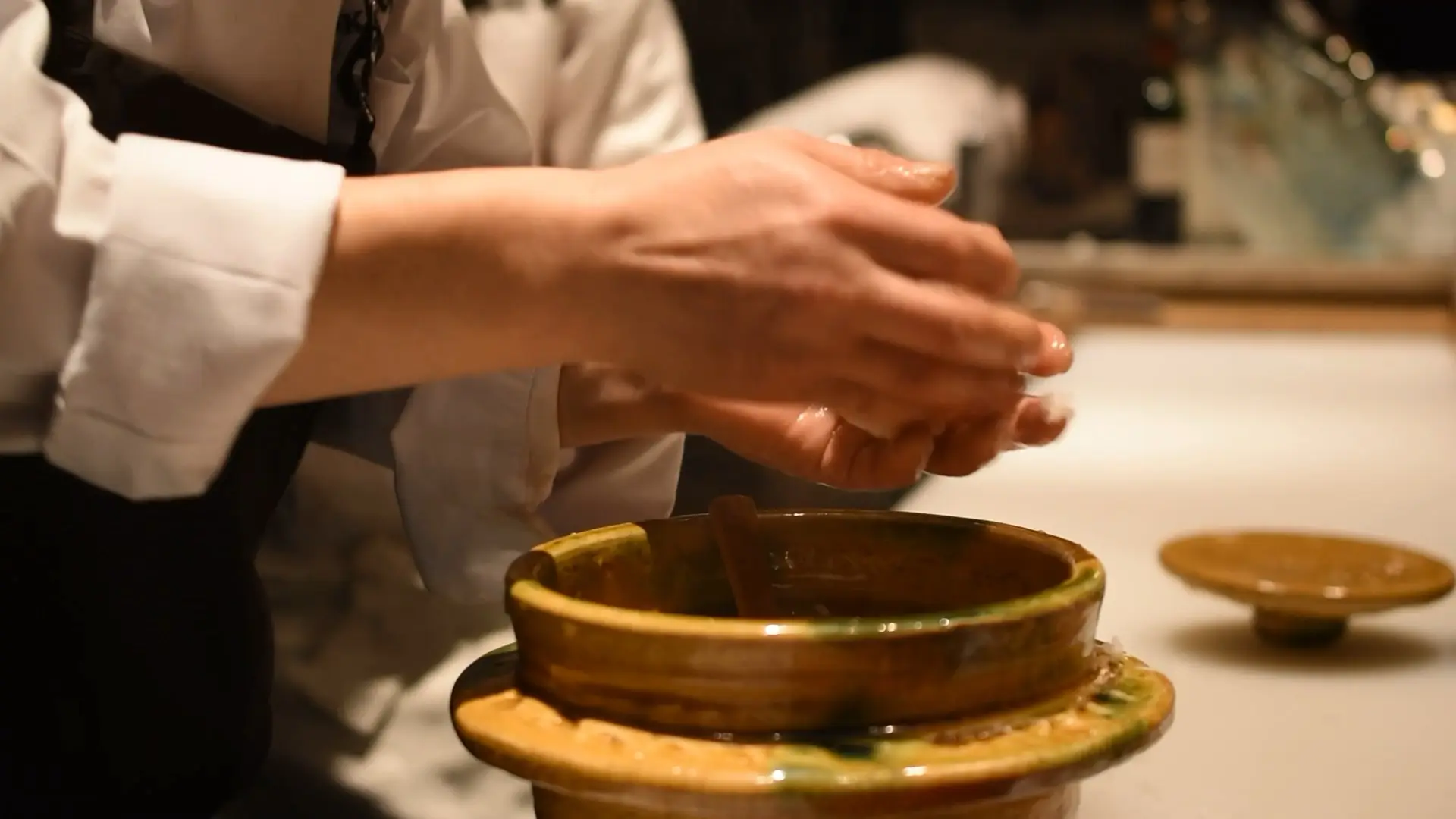 九谷焼:調味料入(井出製) から