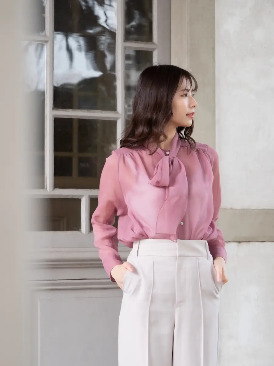 LOUNIEのブラウス? | 高藤杏が投稿したフォトブック | Lemon8
