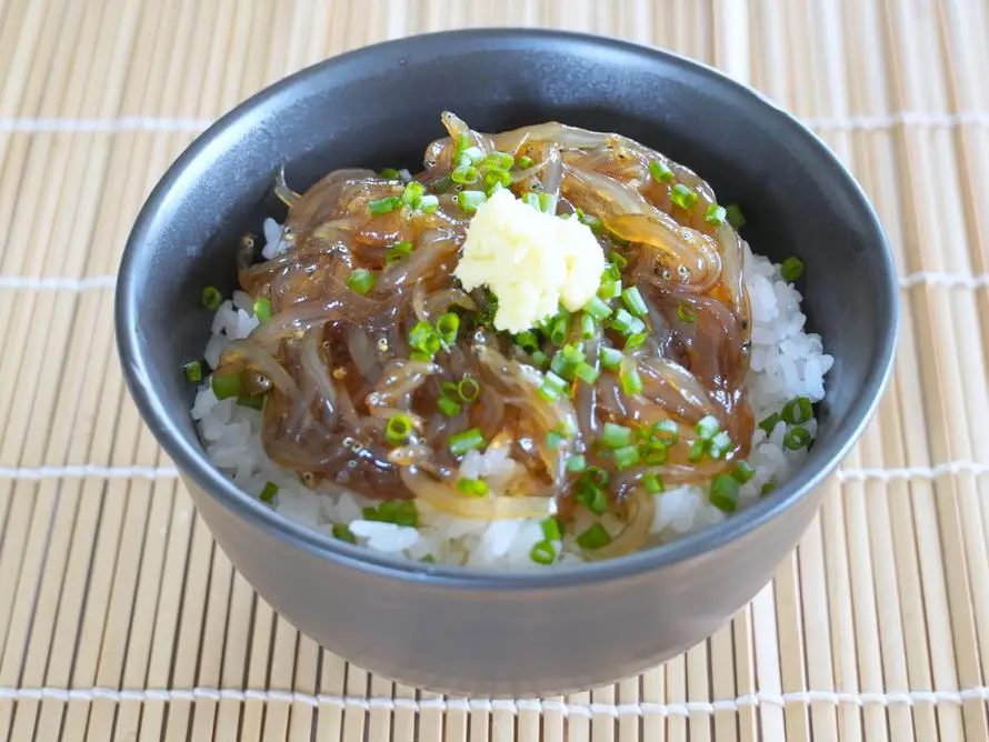 生しらすが手に入ったらぜひ作りたい！生姜たっぷりの漬け丼 | イチゴ