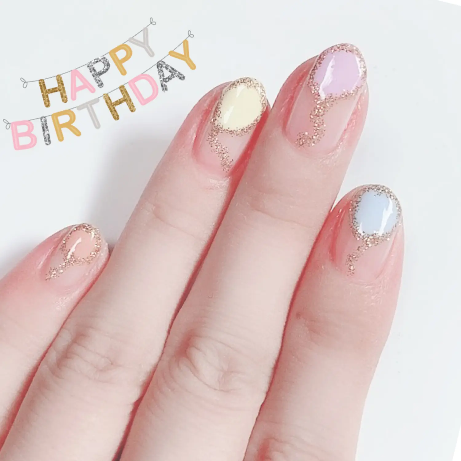 お友達の誕生日ネイル💅💞 | yukiko15が投稿したフォトブック | Lemon8