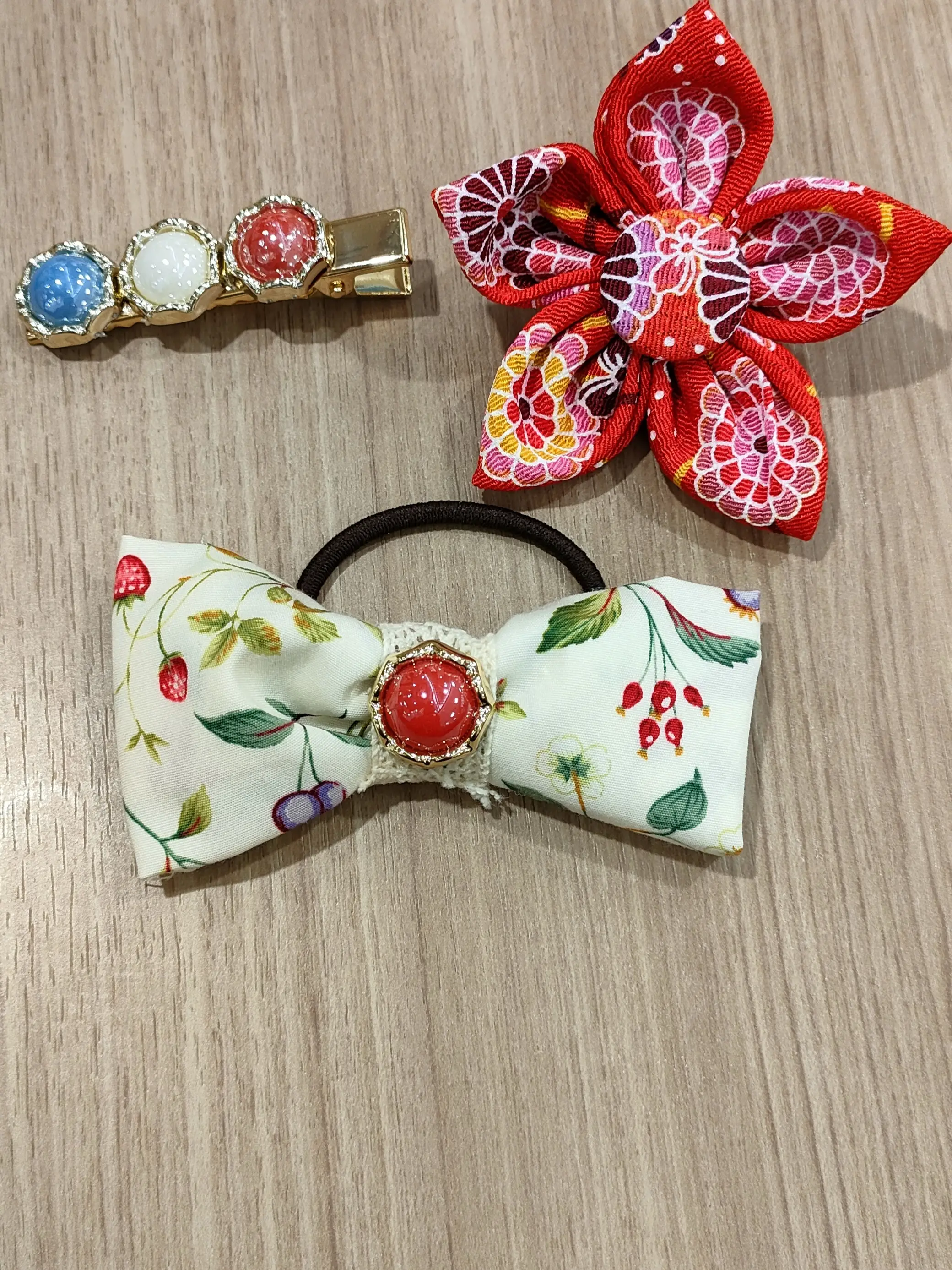 完売】♡♡♡キキララ風ヘアバンド 見にくく