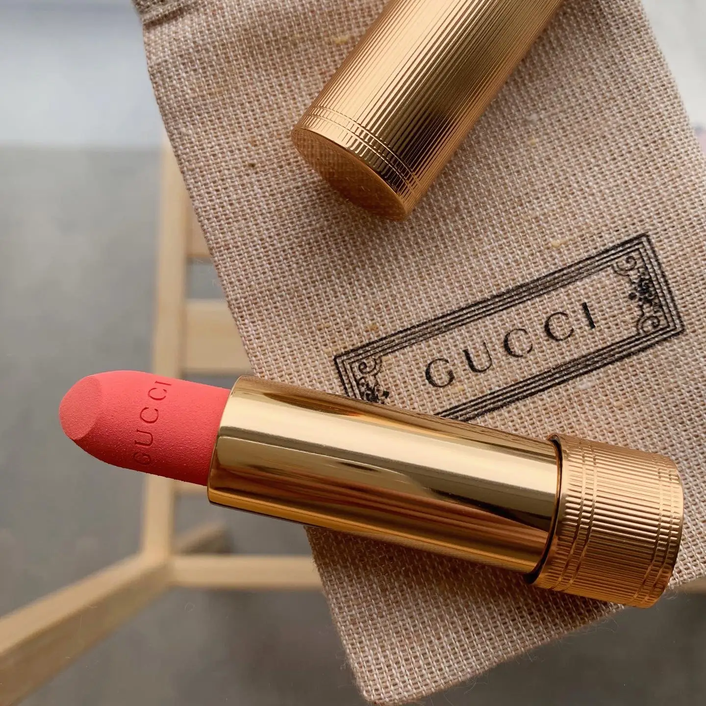 ついに日本上陸✈️GUCCI beautyのオンライン限定色リップを購入しま