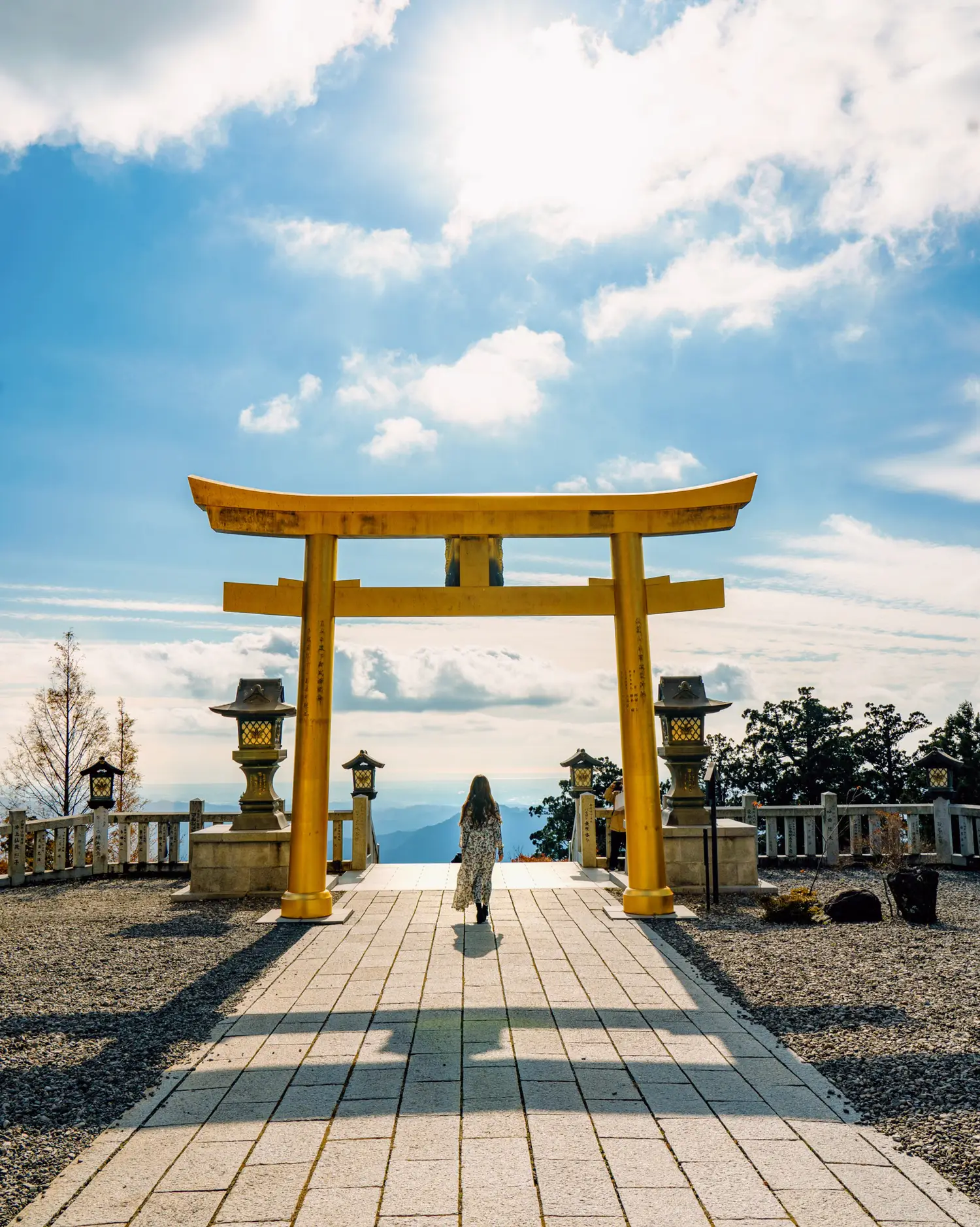 静岡県】黄金に輝く天空の鳥居 秋葉山本宮秋葉神社 | Kyoko1903が投稿