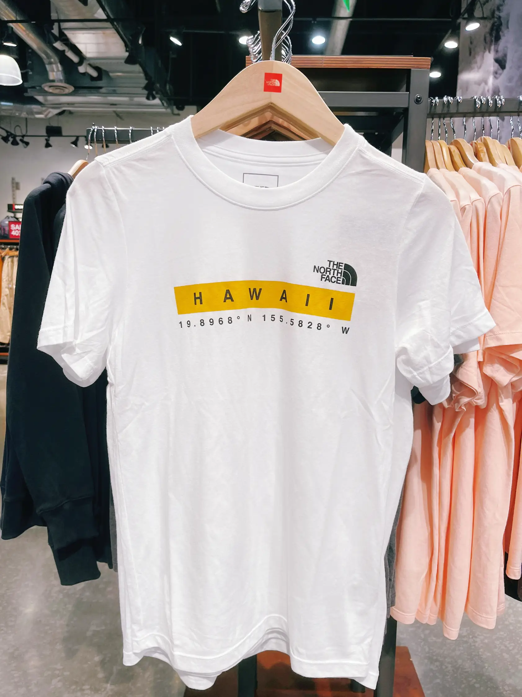 ハワイ限定Tシャツ】𝗧𝗵𝗲 𝗡𝗼𝗿𝘁𝗵 𝗙𝗮𝗰𝗲 | aloha.mihokoが投稿 