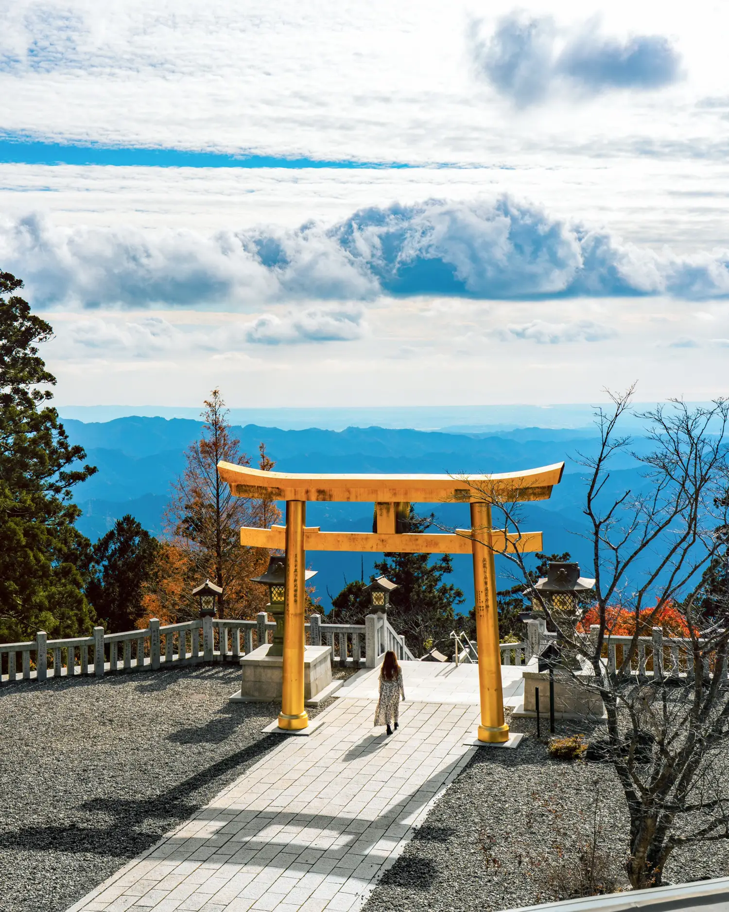 静岡県】黄金に輝く天空の鳥居 秋葉山本宮秋葉神社 | Kyoko1903が投稿