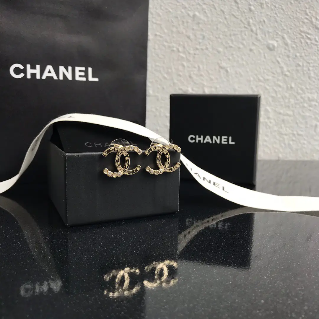 シャネルピアスchanel | cincin_innが投稿したフォトブック | Lemon8