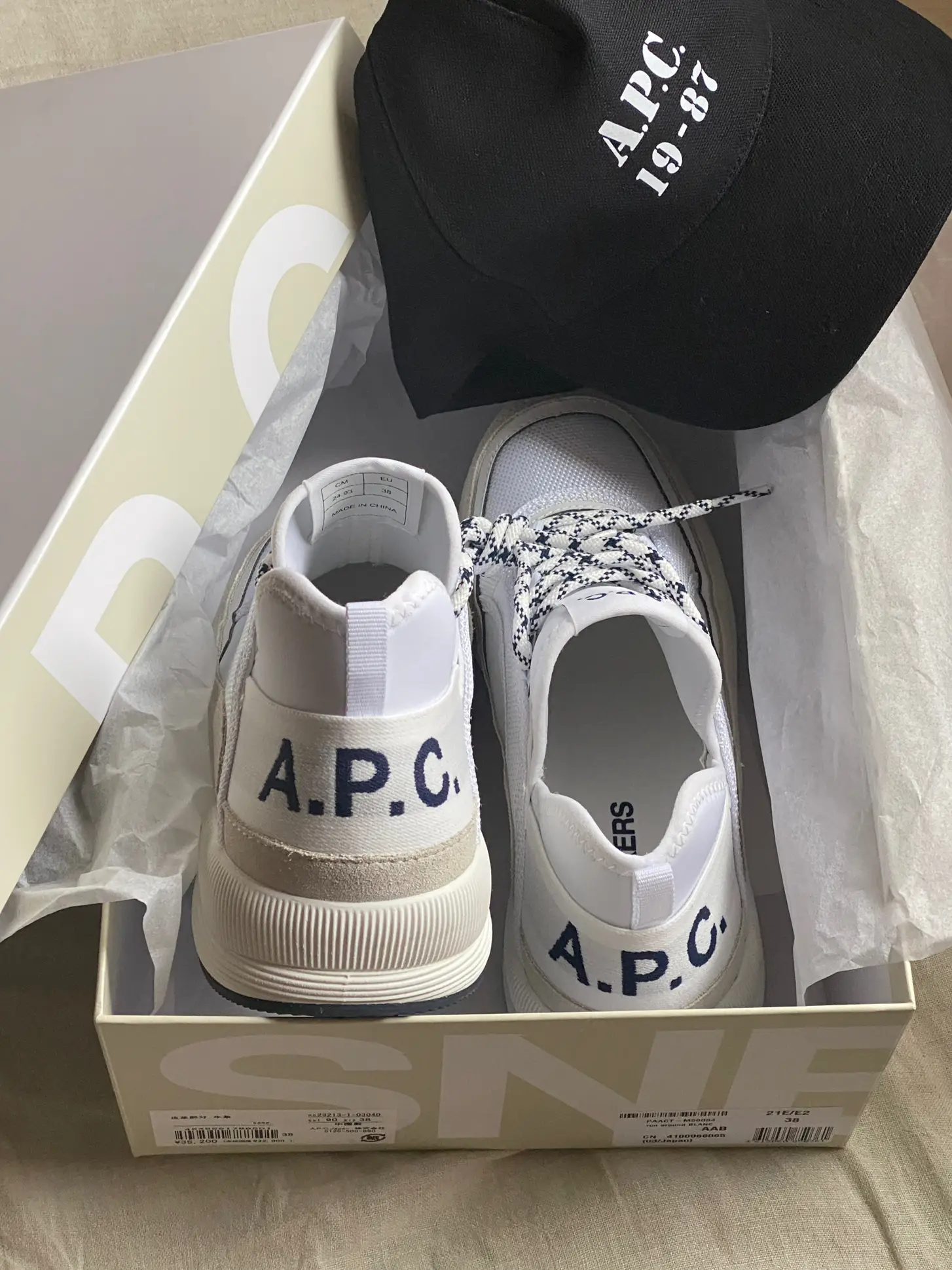 APC】周りと差がつく靴 ?? | mayuが投稿したフォトブック | Lemon8
