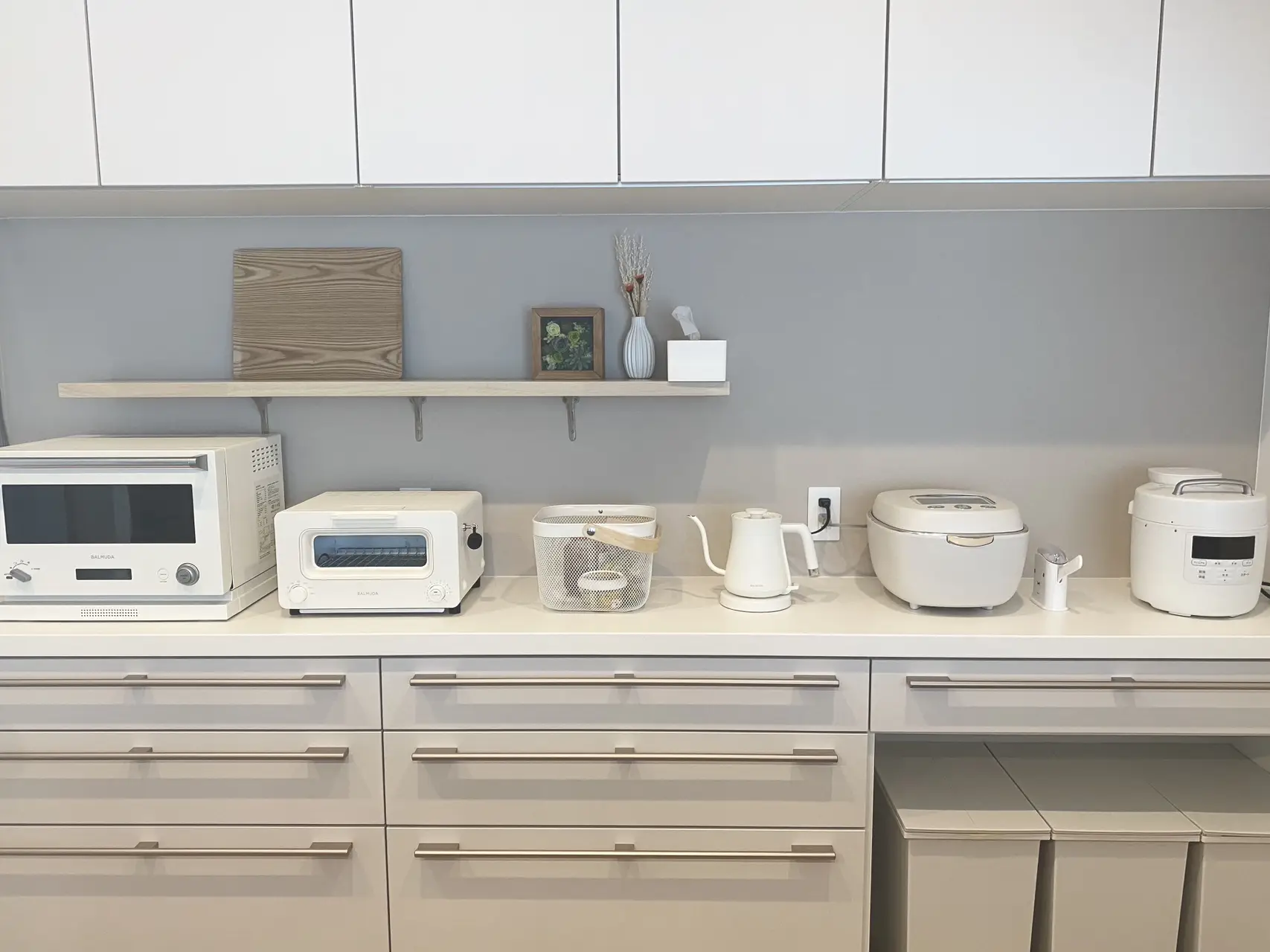 マットホワイトで統一したキッチン収納🥛 | HARUTAS |キッチン