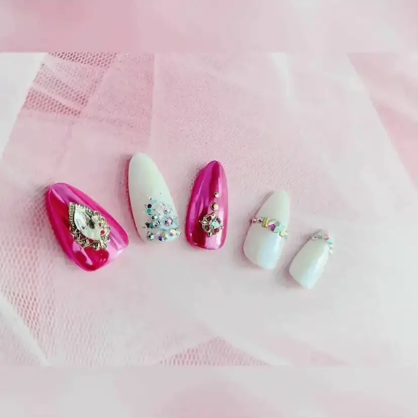 ネイルチップ販売〙ゴージャスネイル | HONO-BONO.NAILが投稿した